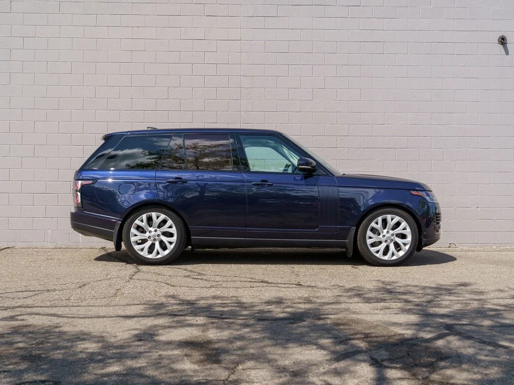 Used 2019 Loire Blue Metallic Land Rover 3.0L V6 Supercharged HSE image 8