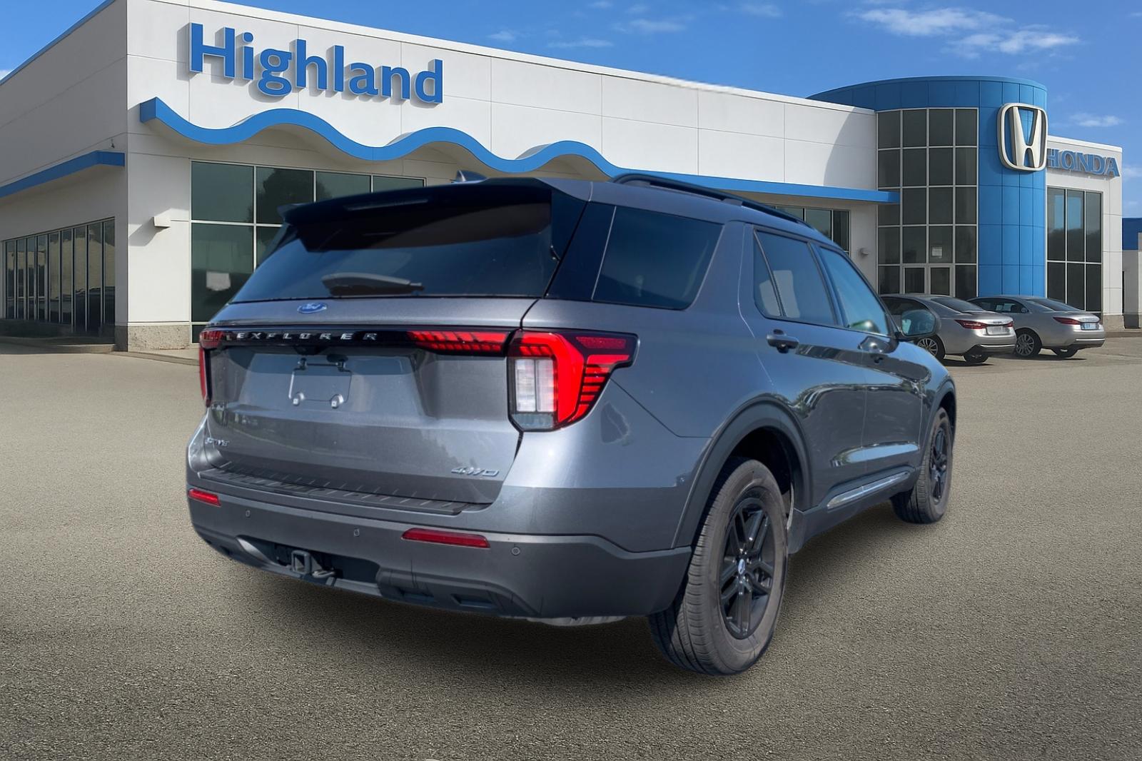 Used 2025 Gray Ford Active image 5