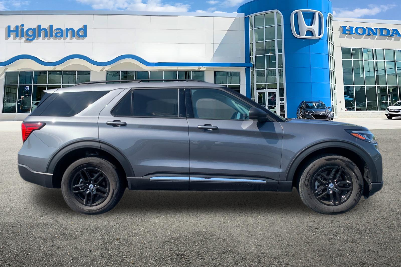 Used 2025 Gray Ford Active image 6