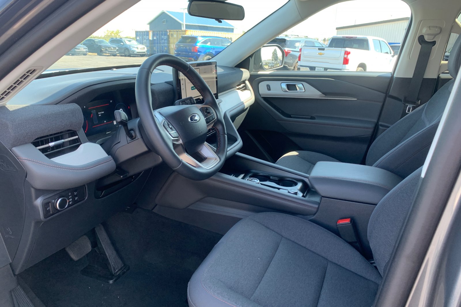 Used 2025 Gray Ford Active image 12