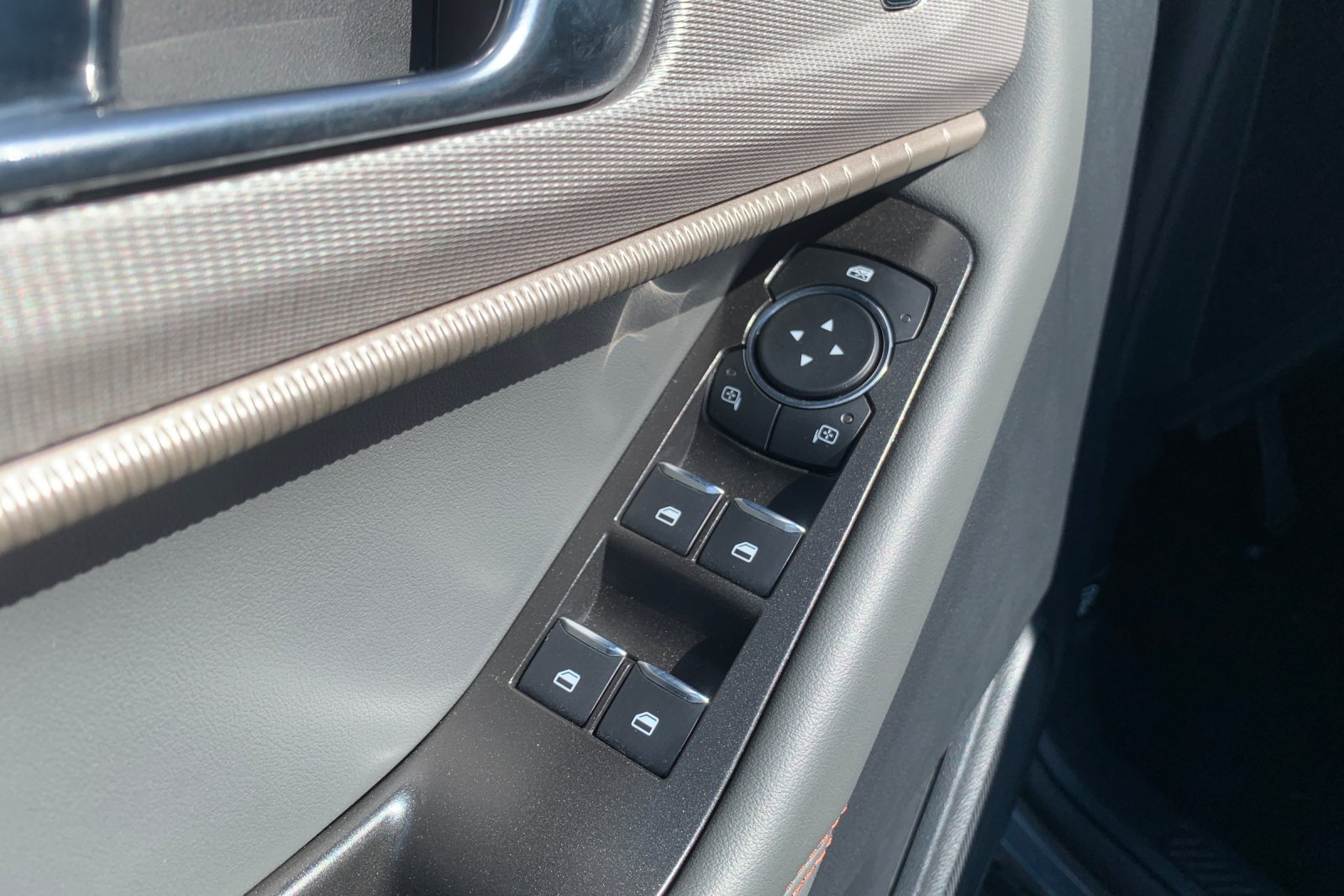 Used 2025 Gray Ford Active image 14