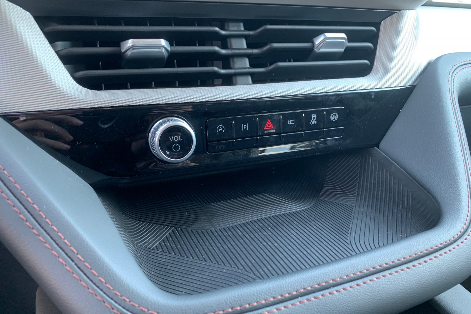 Used 2025 Gray Ford Active image 27