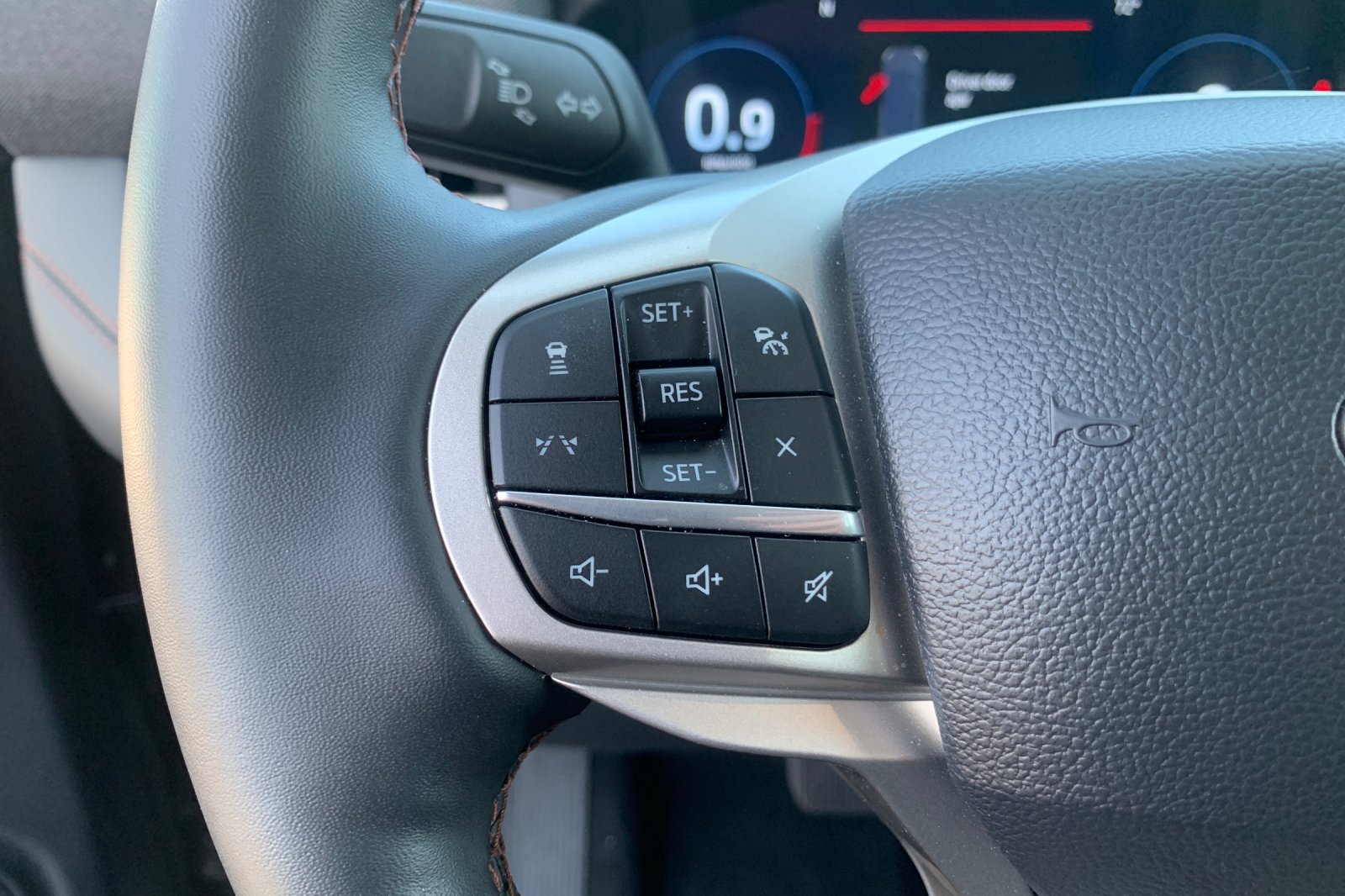 Used 2025 Gray Ford Active image 31