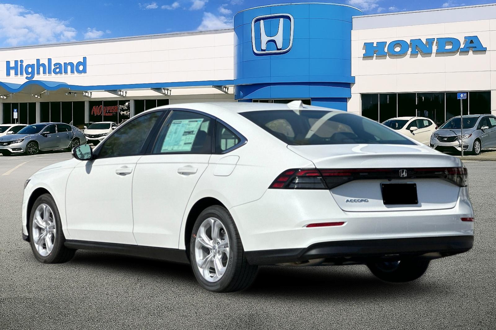 New 2026 Platinum White Pearl Honda LX image 3