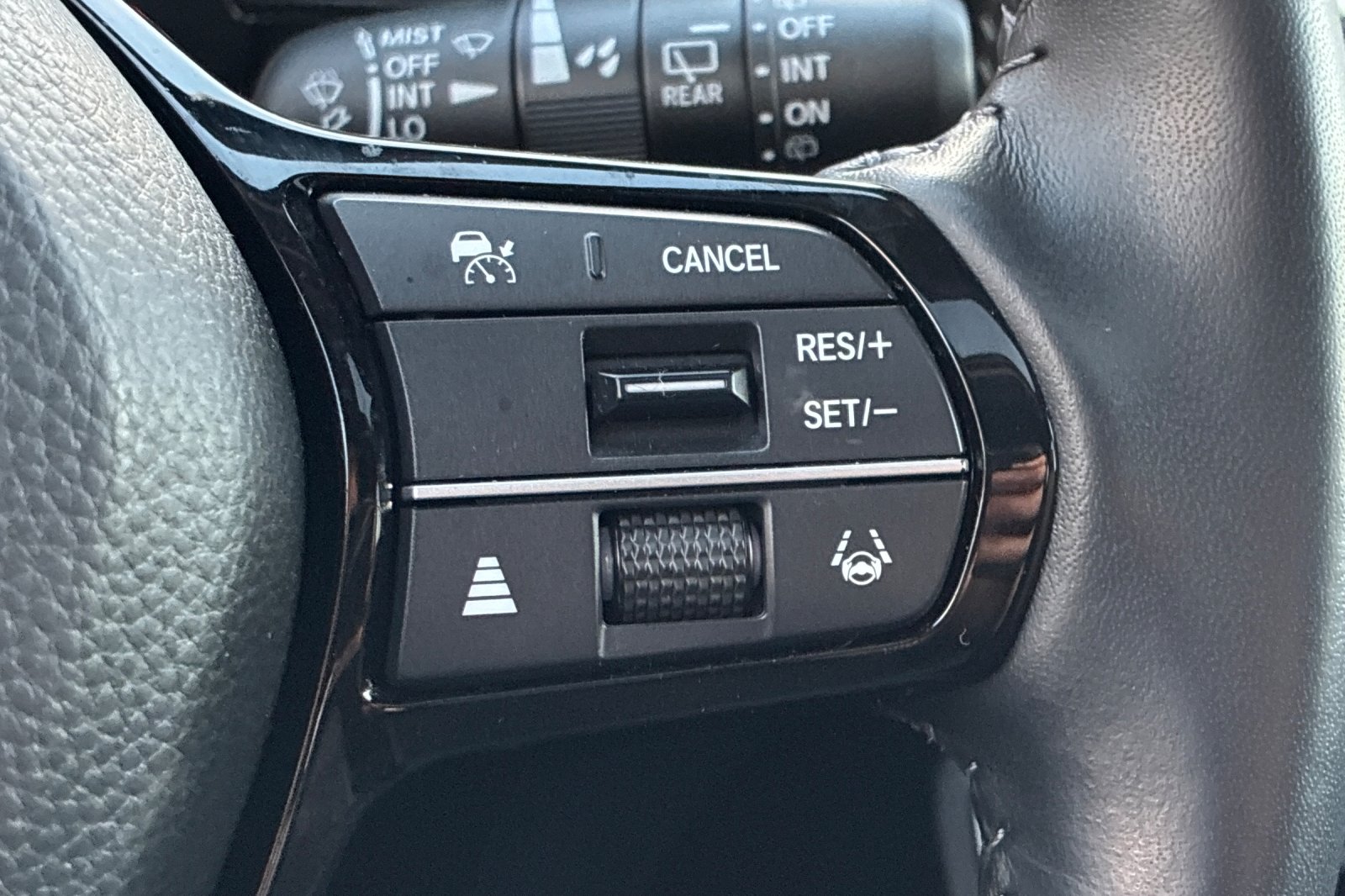 Used 2026 Canyon River Blue Metallic Honda EX-L image 33