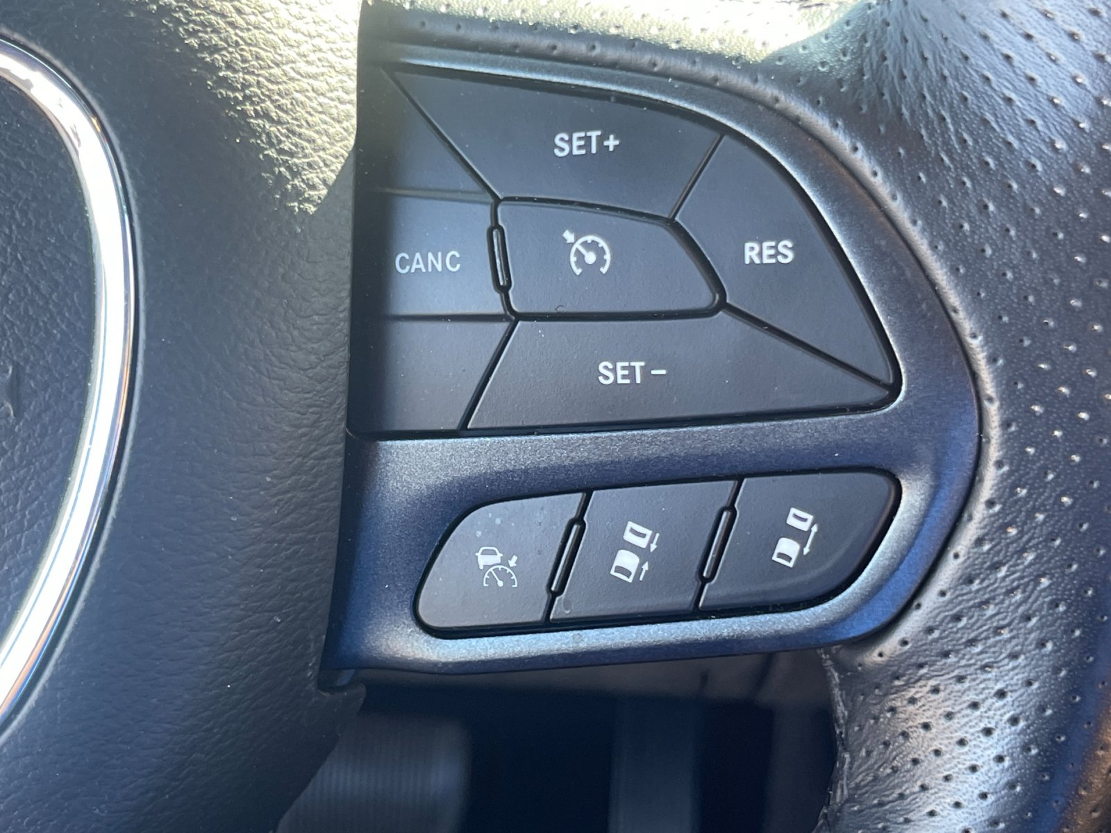 Used 2025  Dodge R/T image 27