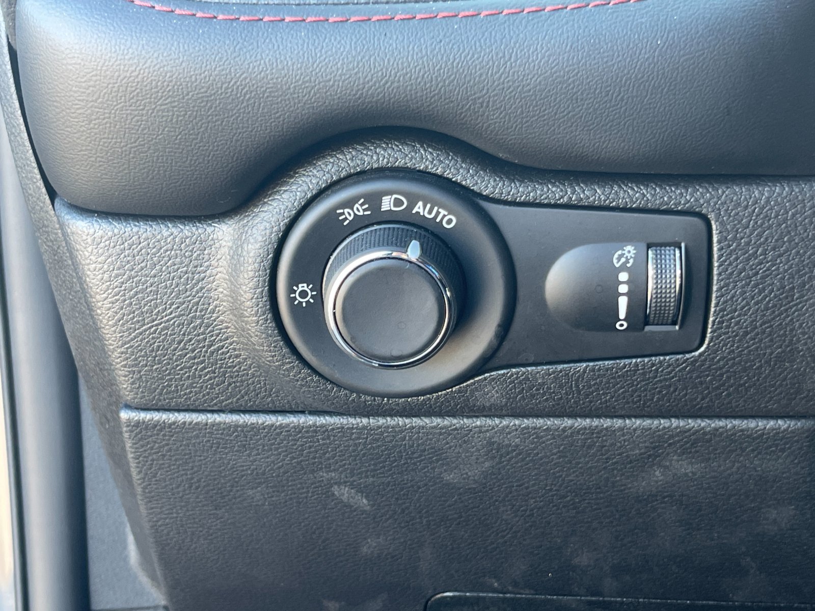 Used 2025  Dodge R/T image 30