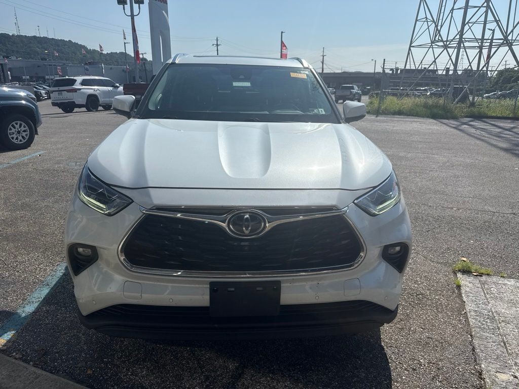 Used 2022 Beige Toyota Limited image 2