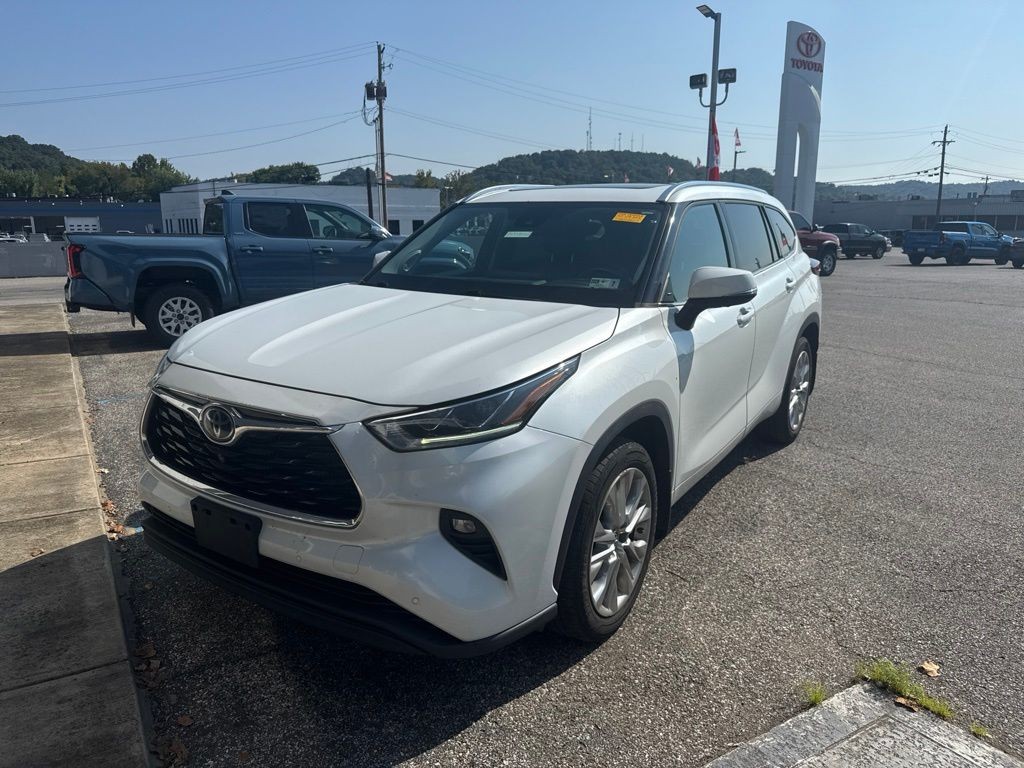 Used 2022 Beige Toyota Limited image 3