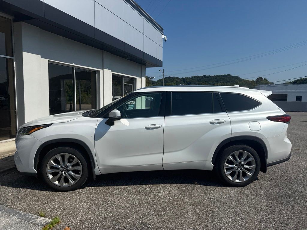 Used 2022 Beige Toyota Limited image 4