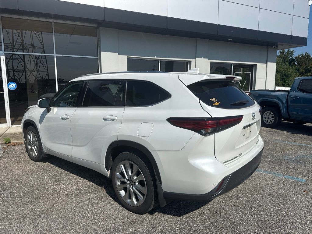 Used 2022 Beige Toyota Limited image 5