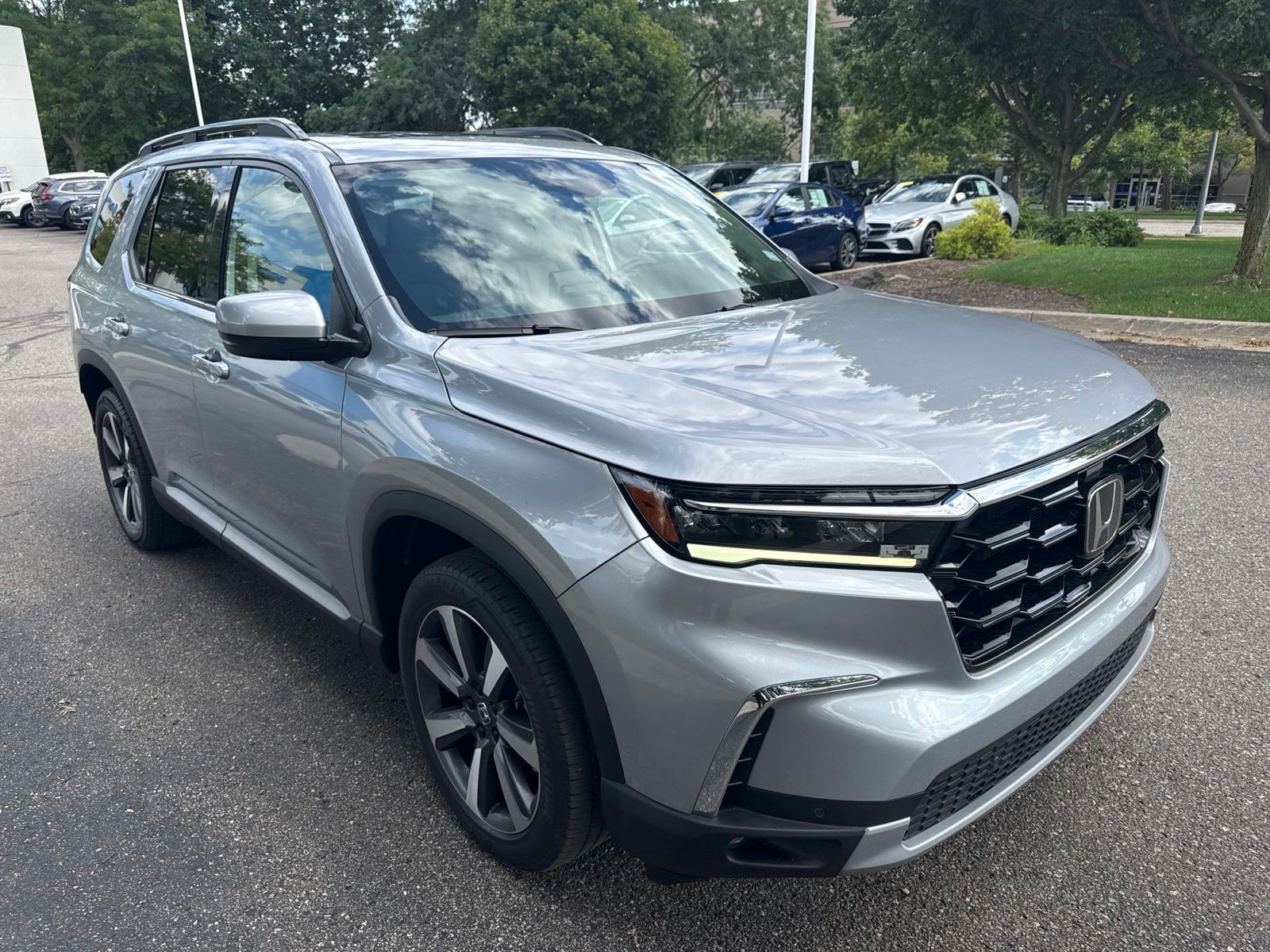 Certified Used 2023 Lunar Silver Metallic Honda AWD TRG image 6