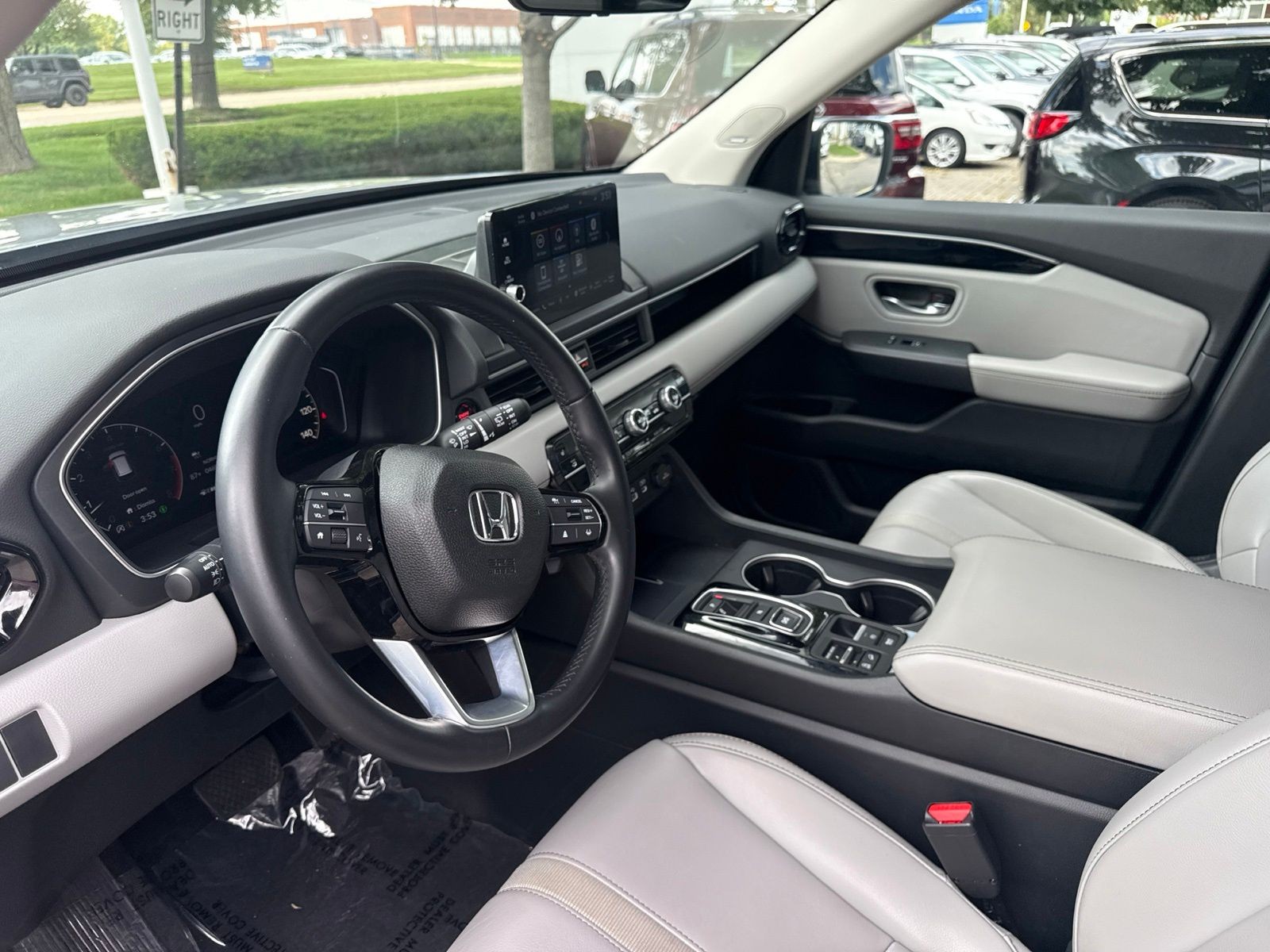 Certified Used 2023 Lunar Silver Metallic Honda AWD TRG image 17