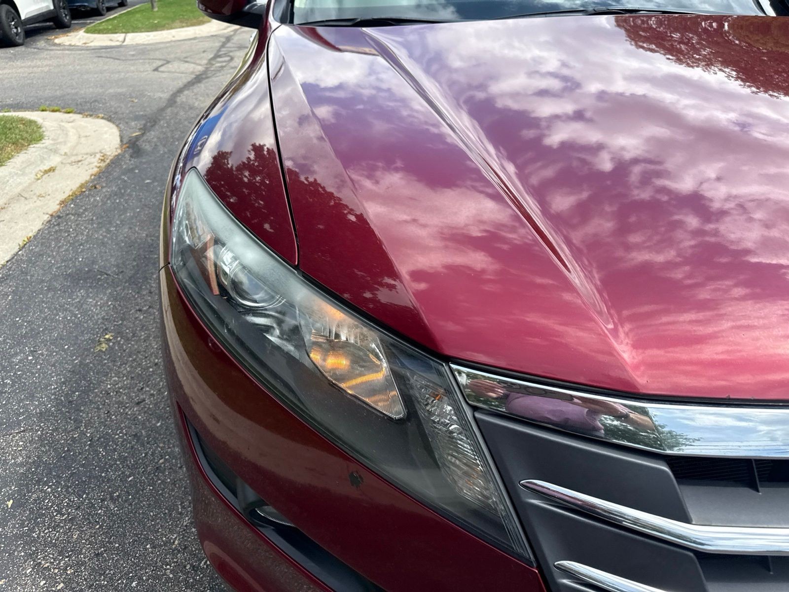 Used 2010 Tango Red Pearl Honda EX-L image 3