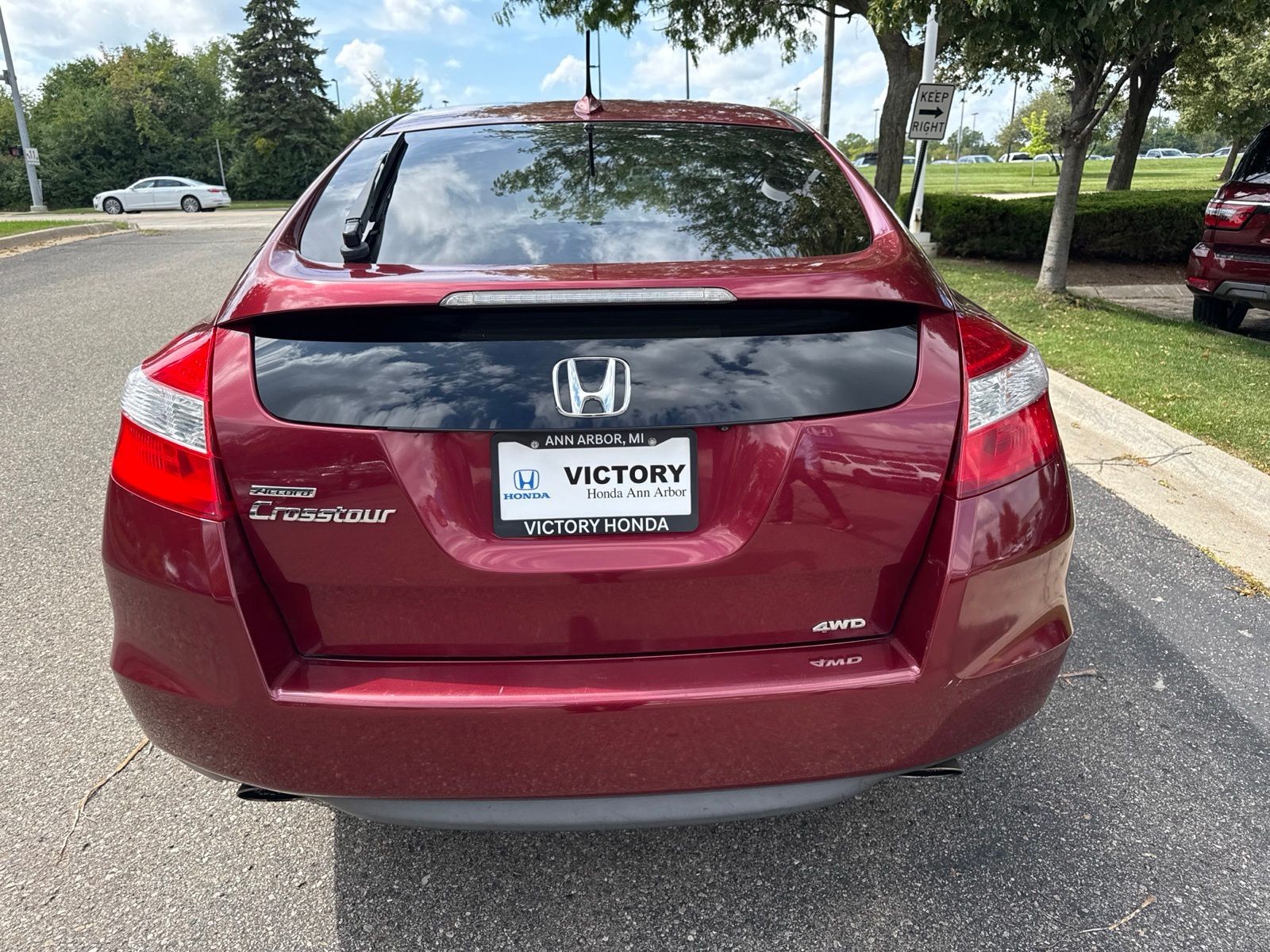 Used 2010 Tango Red Pearl Honda EX-L image 9