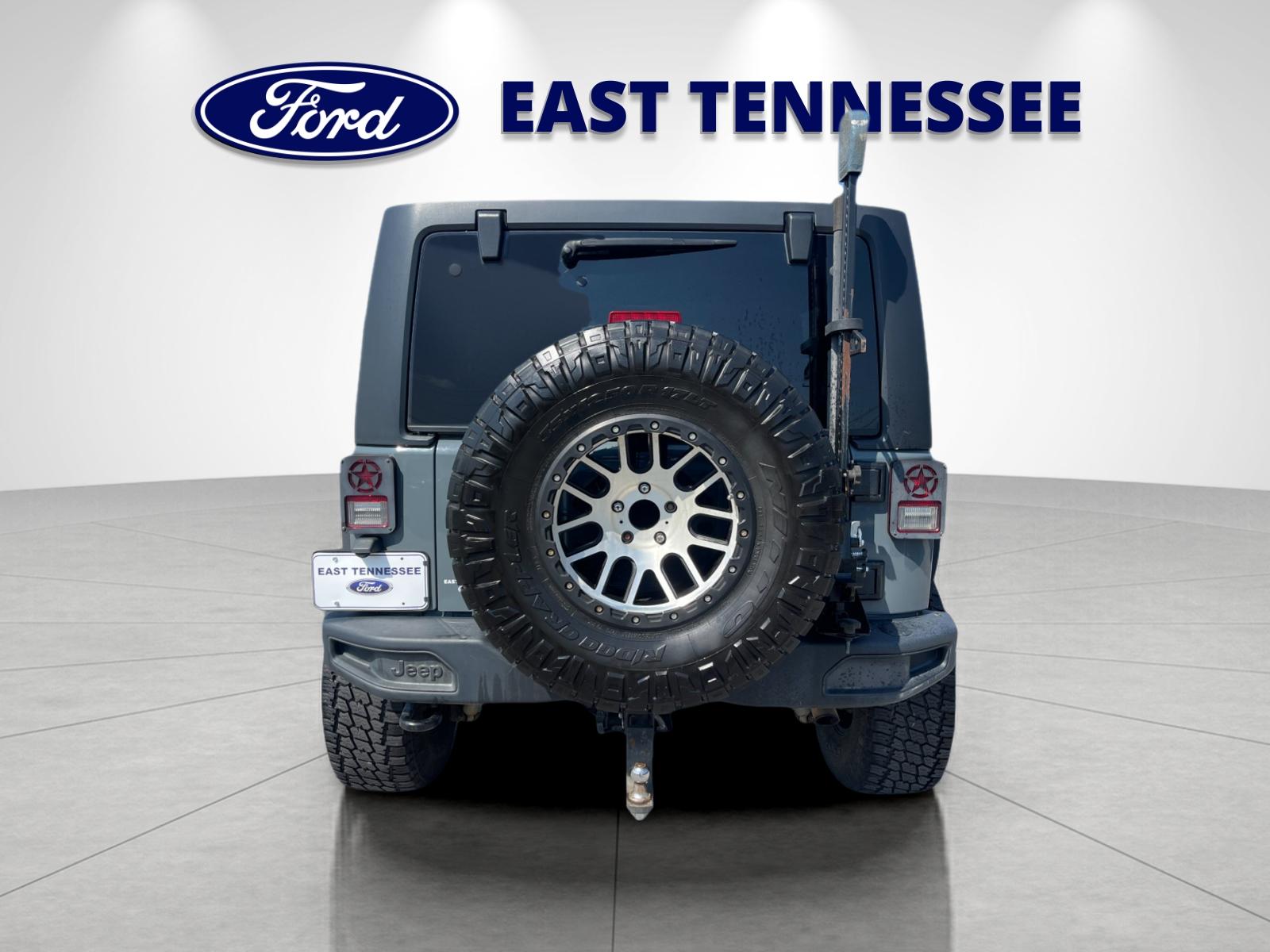 Used 2014 Gray Jeep Unlimited Rubicon image 4