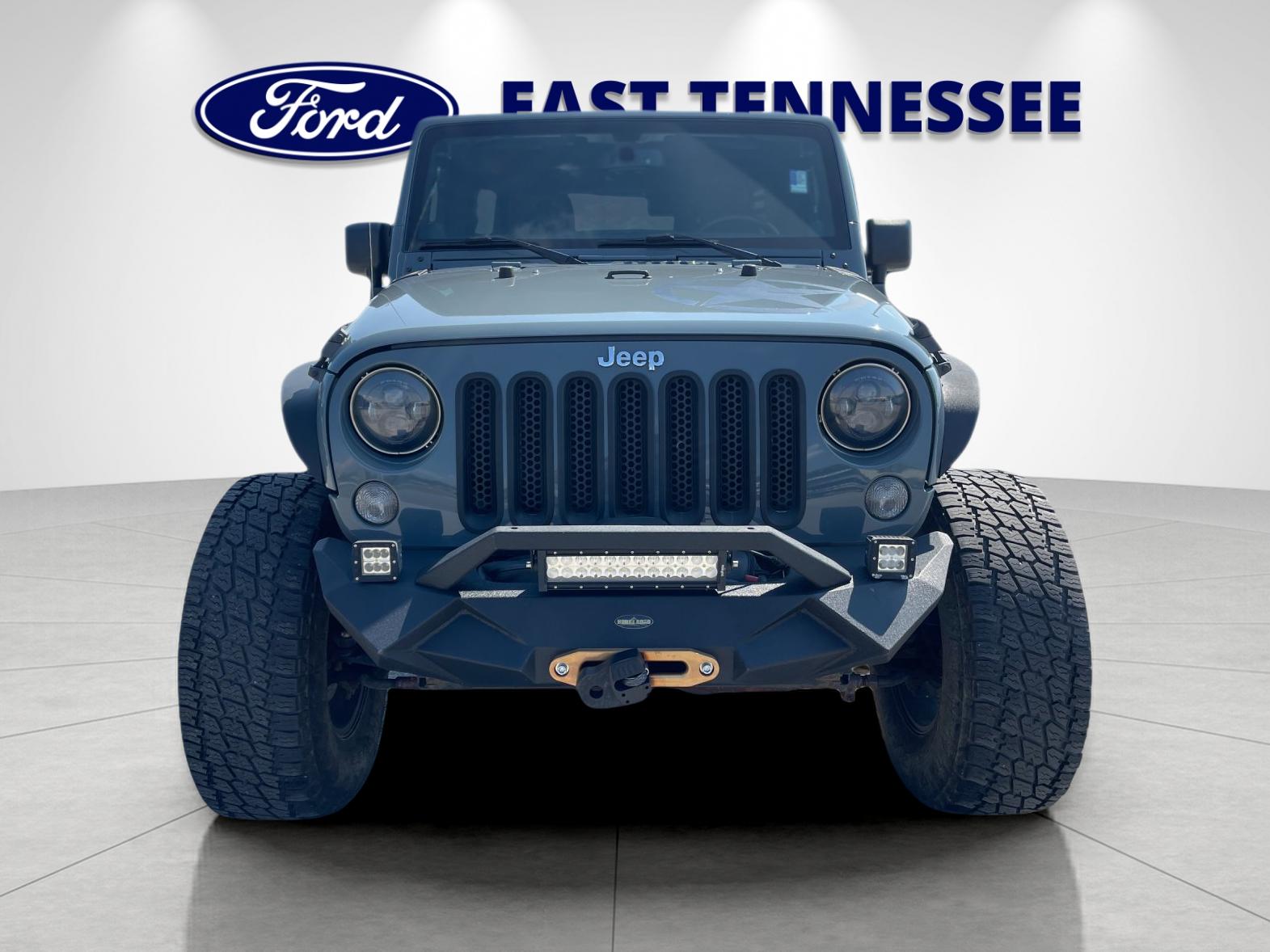 Used 2014 Gray Jeep Unlimited Rubicon image 9