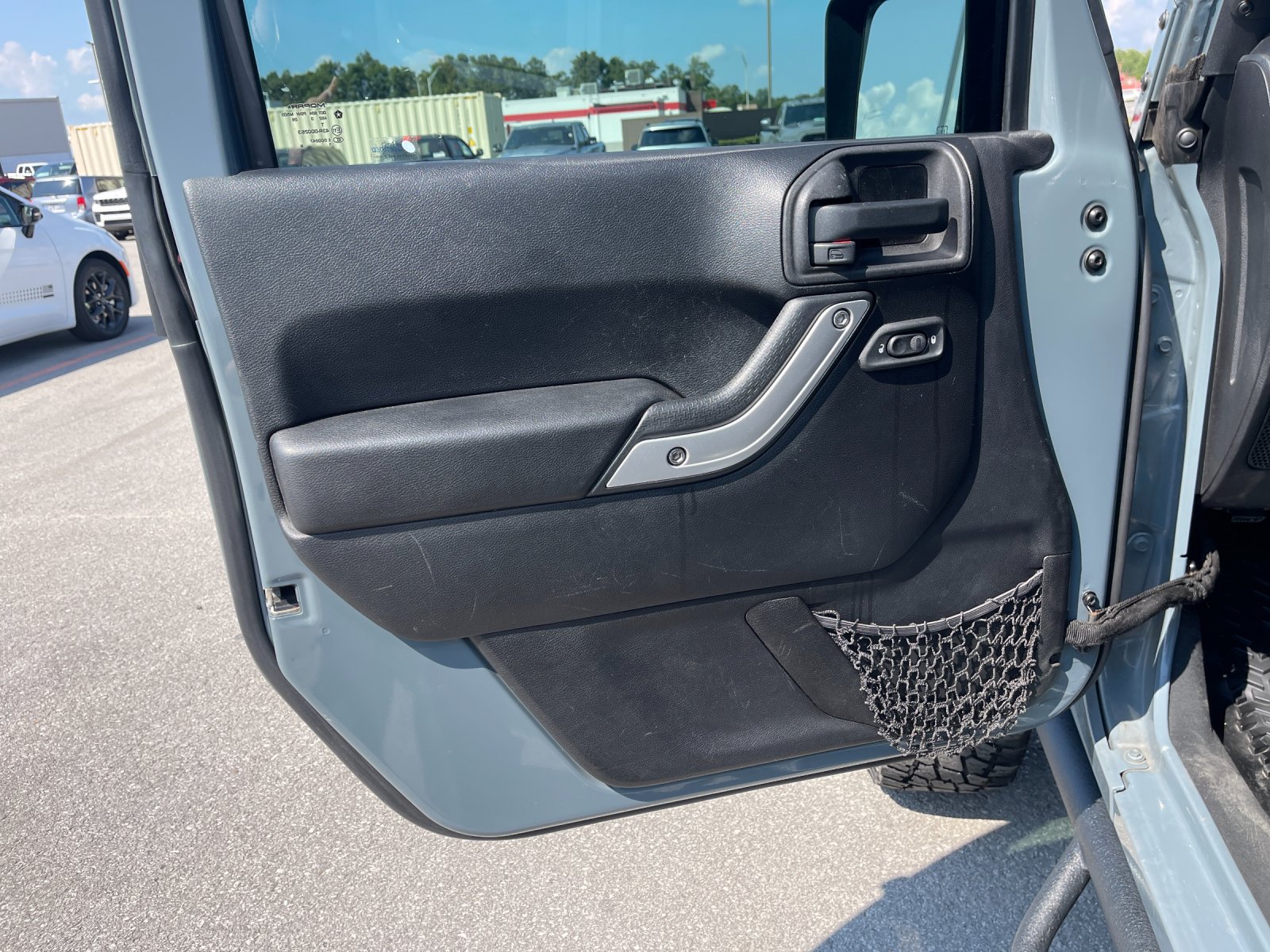 Used 2014 Gray Jeep Unlimited Rubicon image 12
