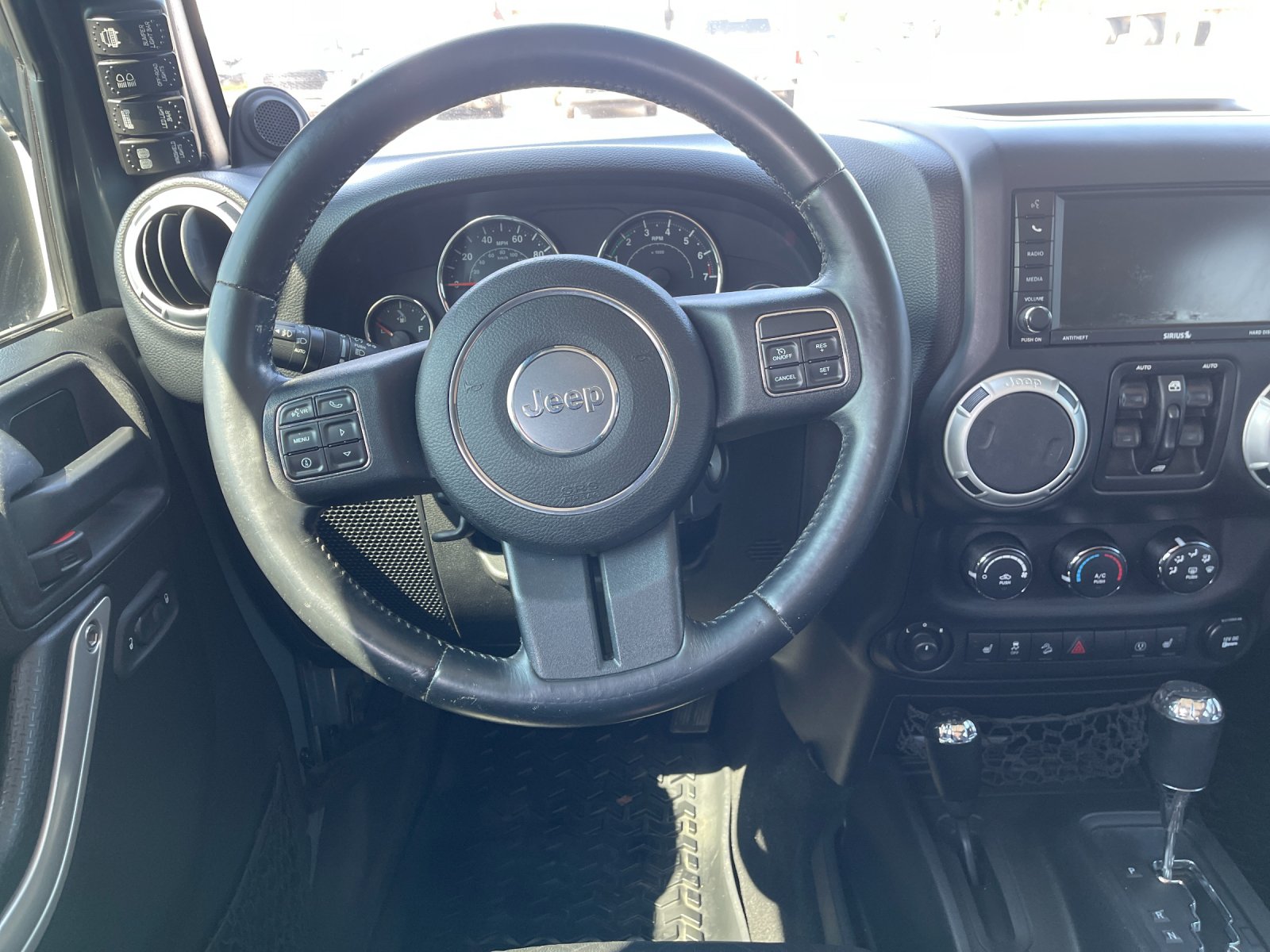 Used 2014 Gray Jeep Unlimited Rubicon image 17