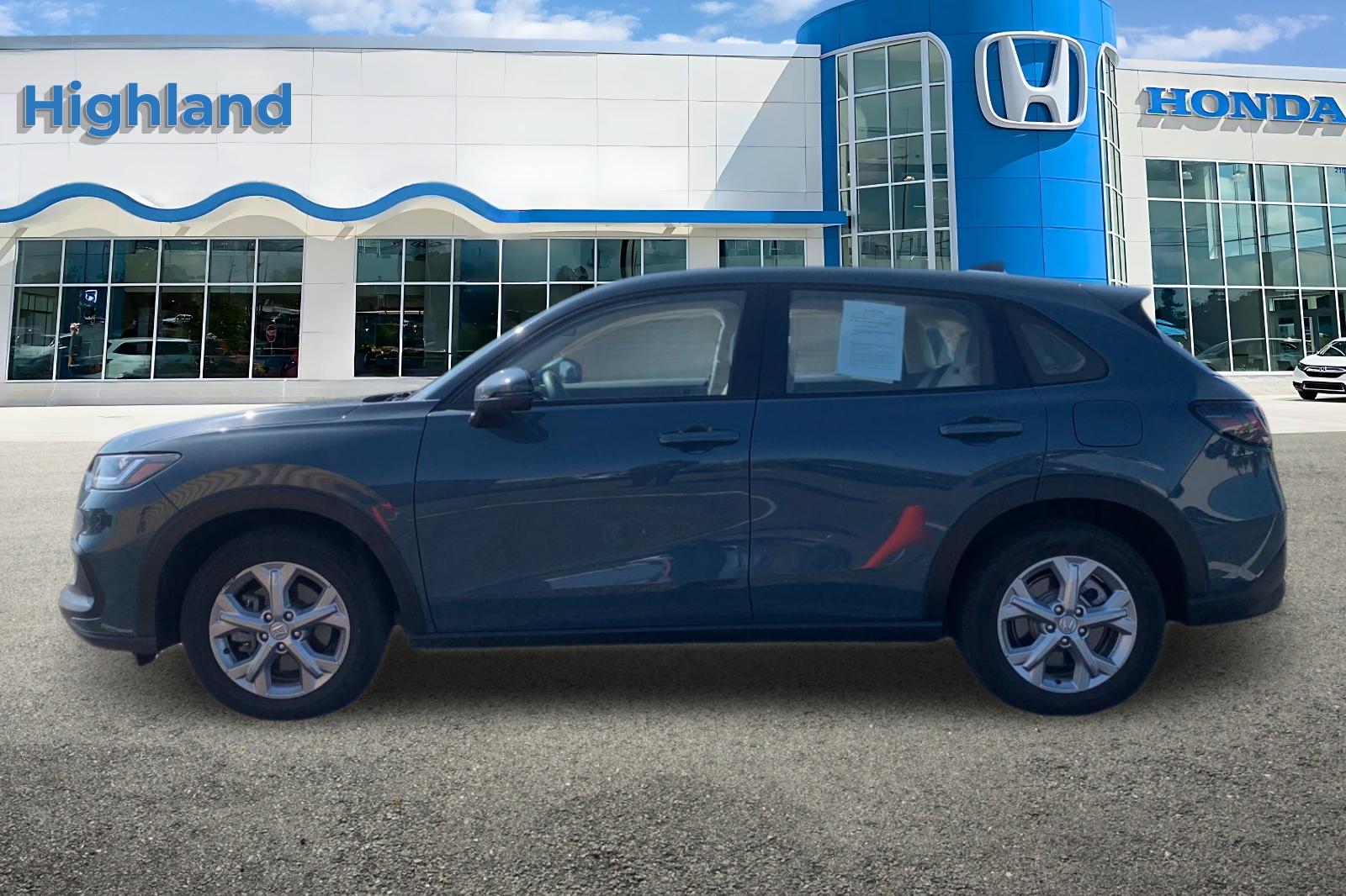Certified Used 2025 Green Honda LX image 2
