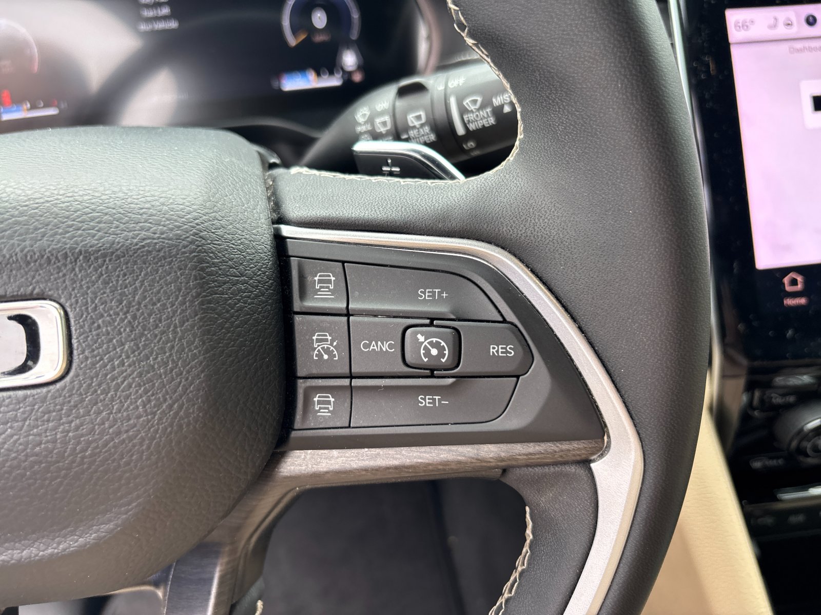Used 2024 Baltic Gray Metallic Clearcoat Jeep Limited image 19