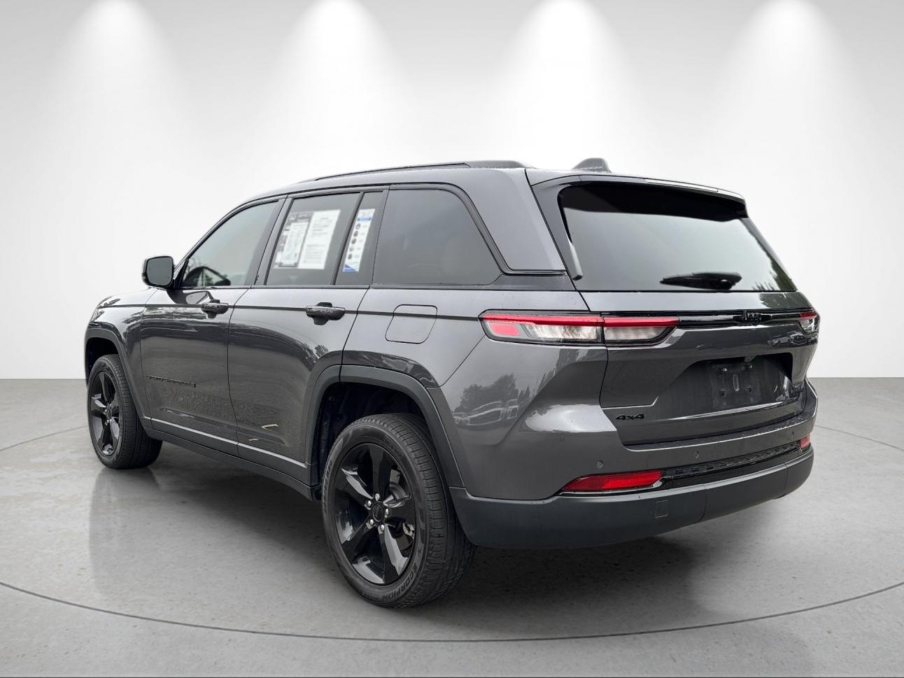 Used 2024 Baltic Gray Metallic Clearcoat Jeep Limited image 3
