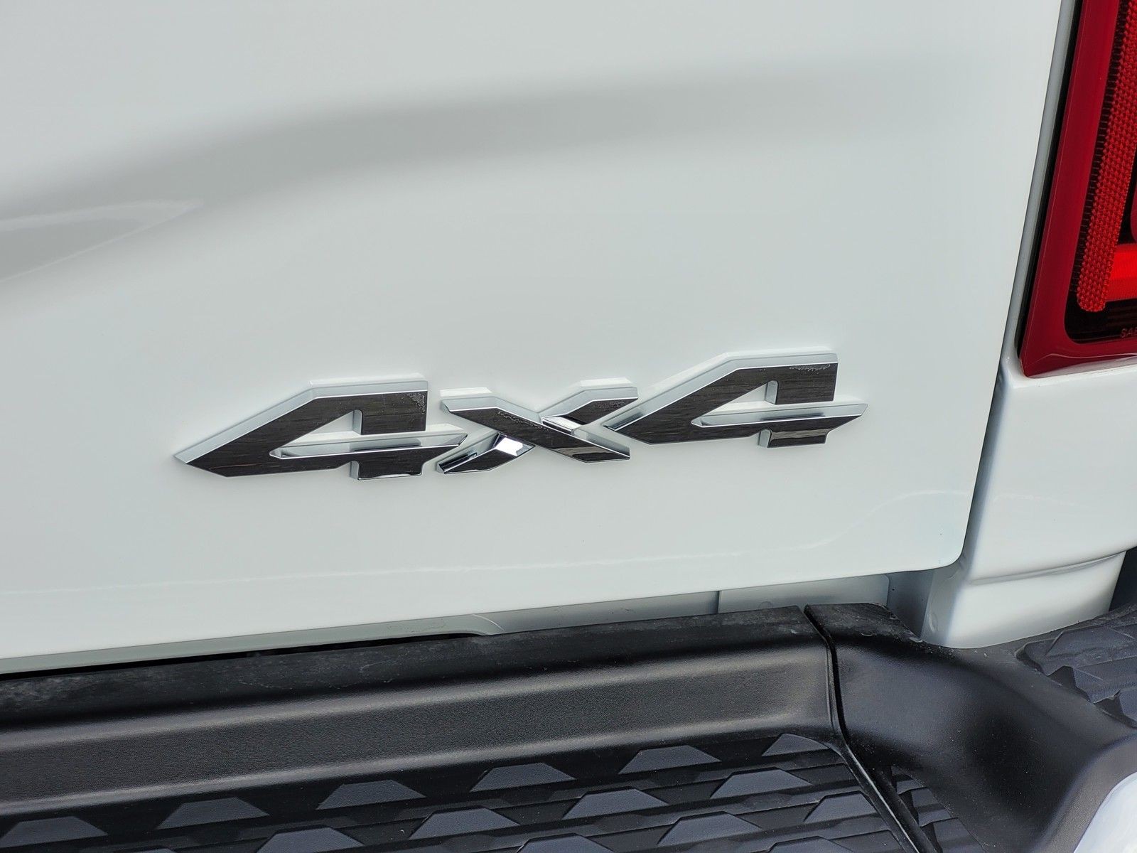 New 2026 Bright White Clear-Coat Exterior Paint RAM Laramie image 25