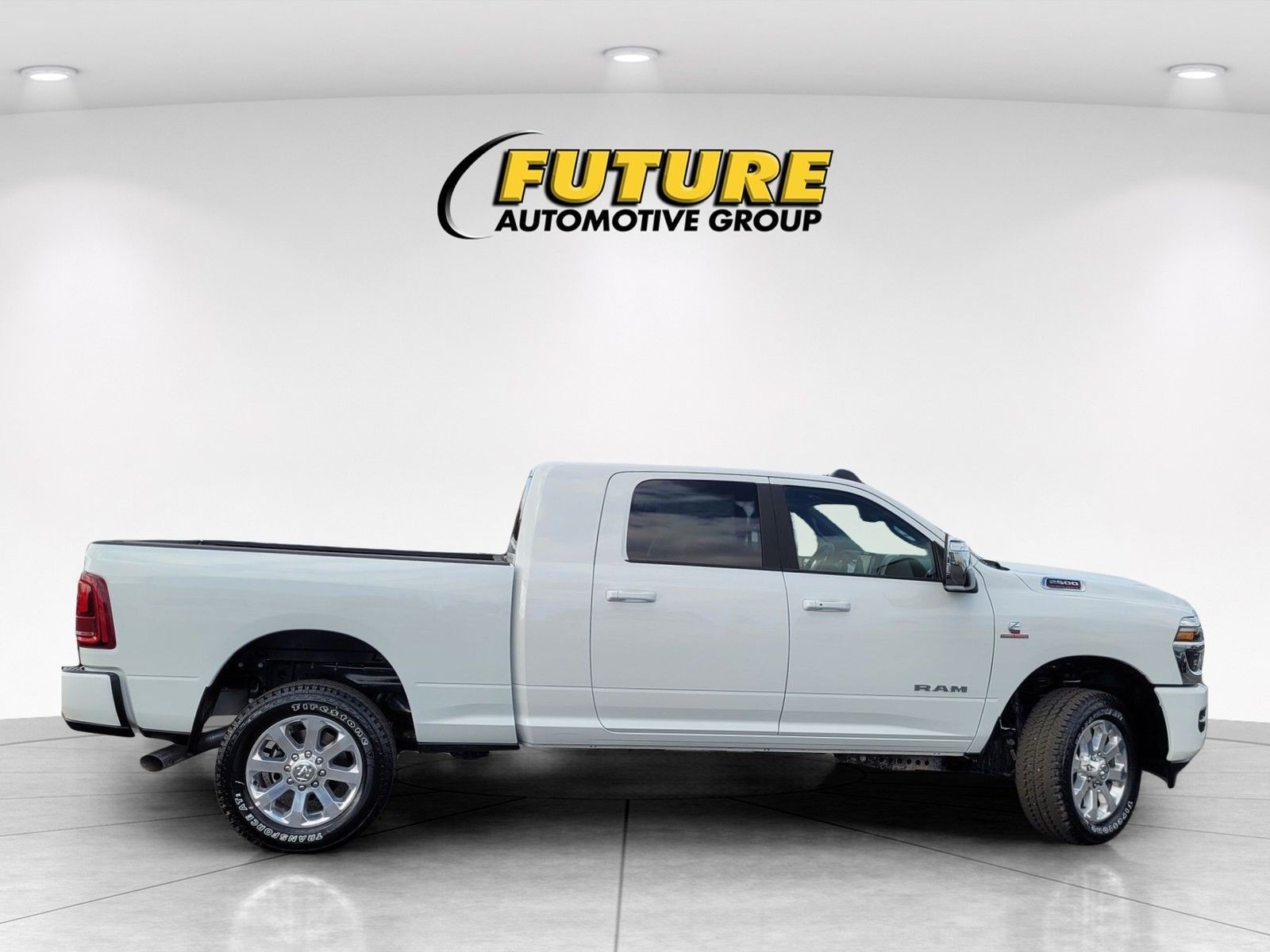 New 2026 Bright White Clear-Coat Exterior Paint RAM Laramie image 29