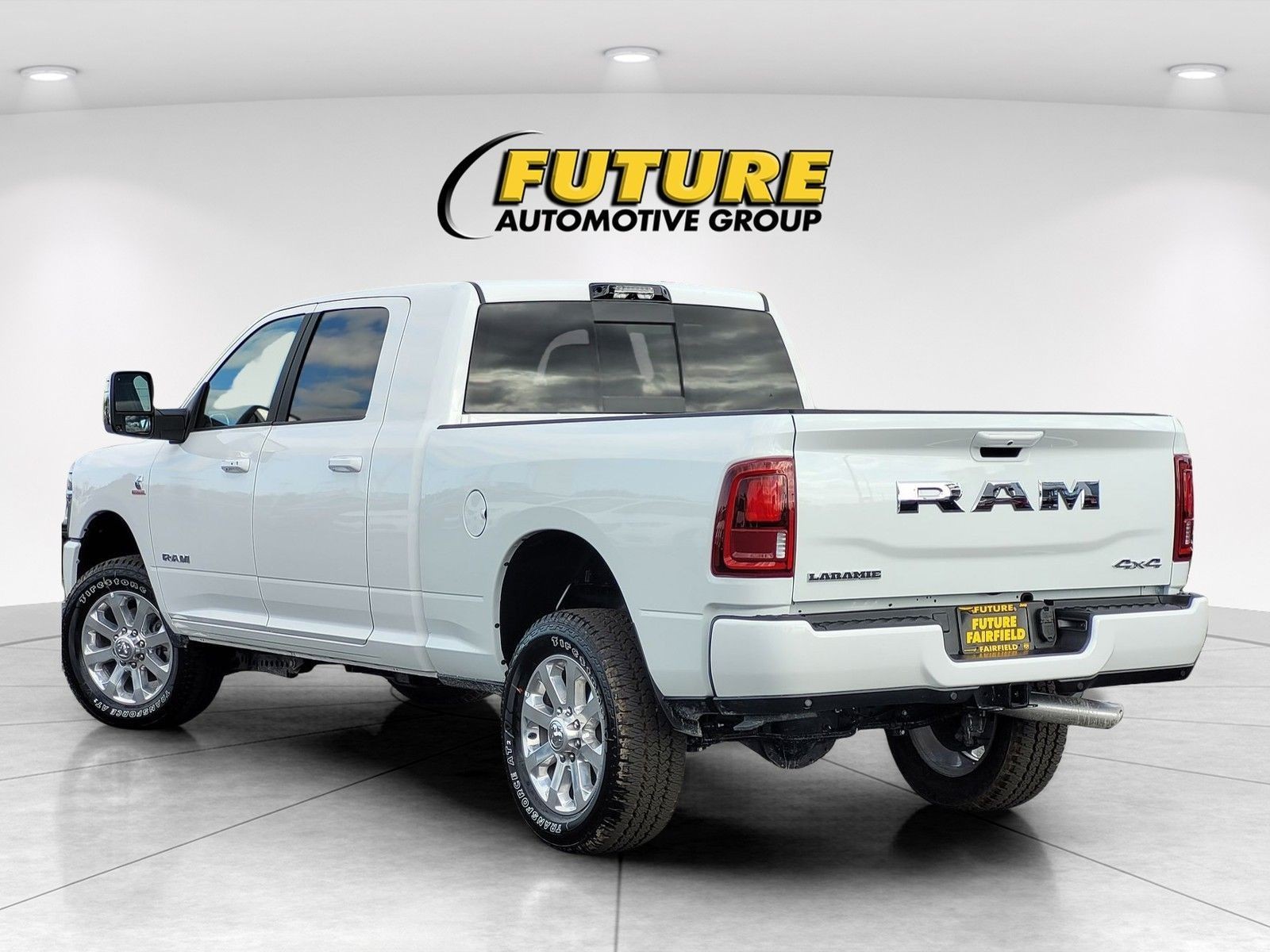 New 2026 Bright White Clear-Coat Exterior Paint RAM Laramie image 32