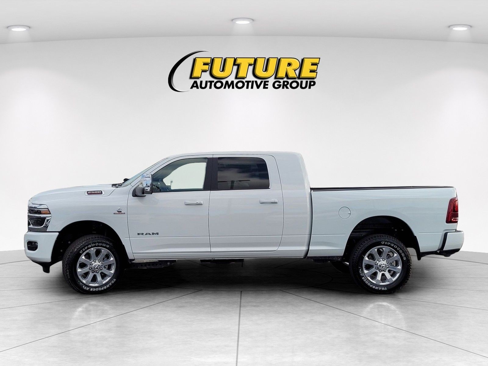 New 2026 Bright White Clear-Coat Exterior Paint RAM Laramie image 33