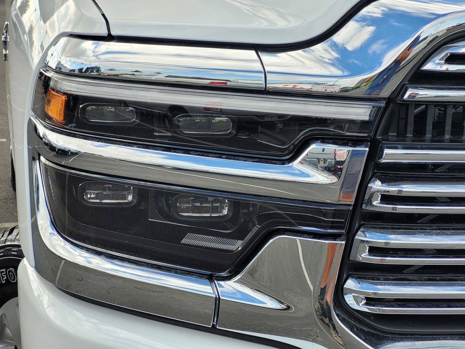 New 2026 Bright White Clear-Coat Exterior Paint RAM Laramie image 36