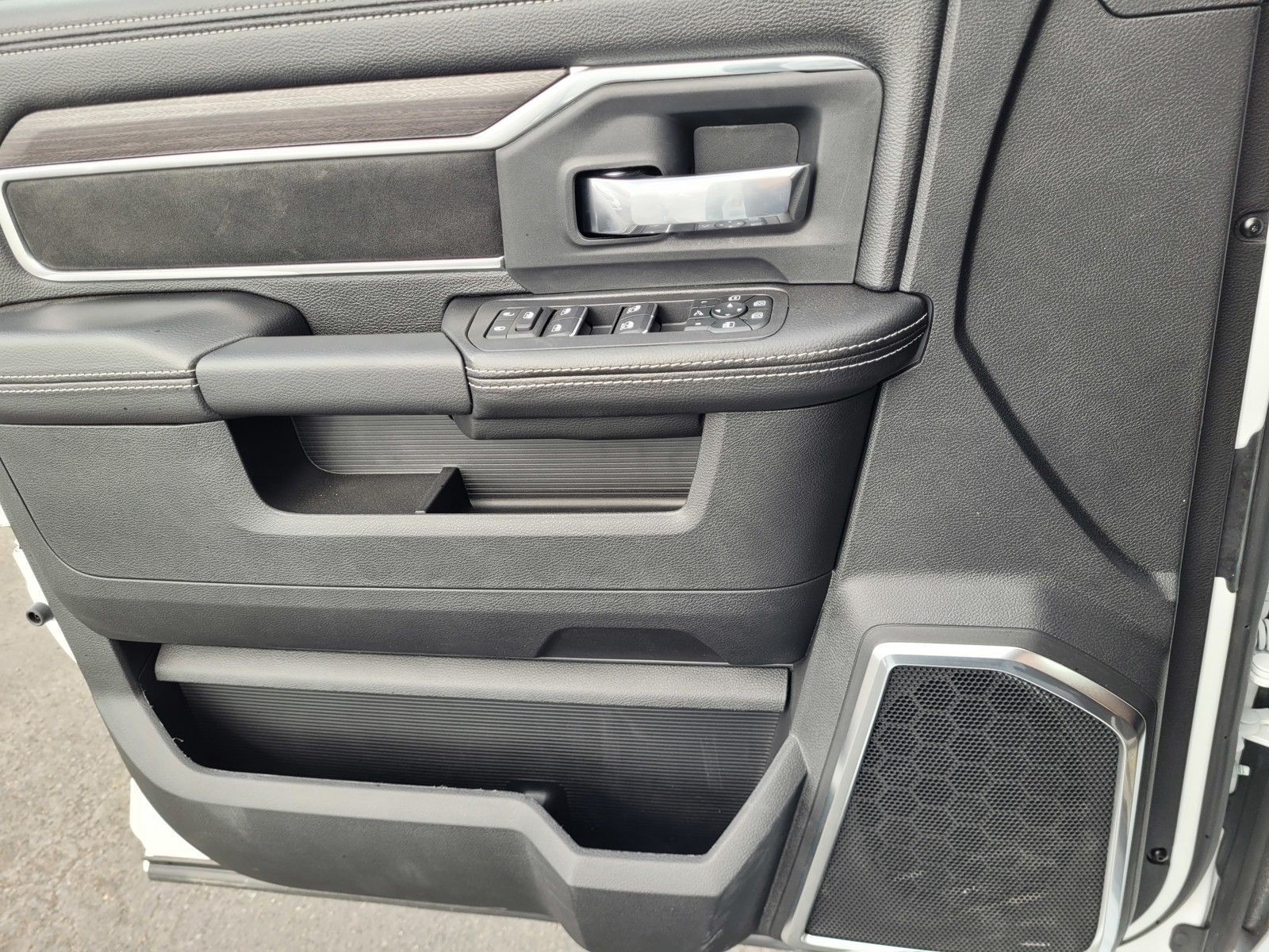 New 2026 Bright White Clear-Coat Exterior Paint RAM Laramie image 41