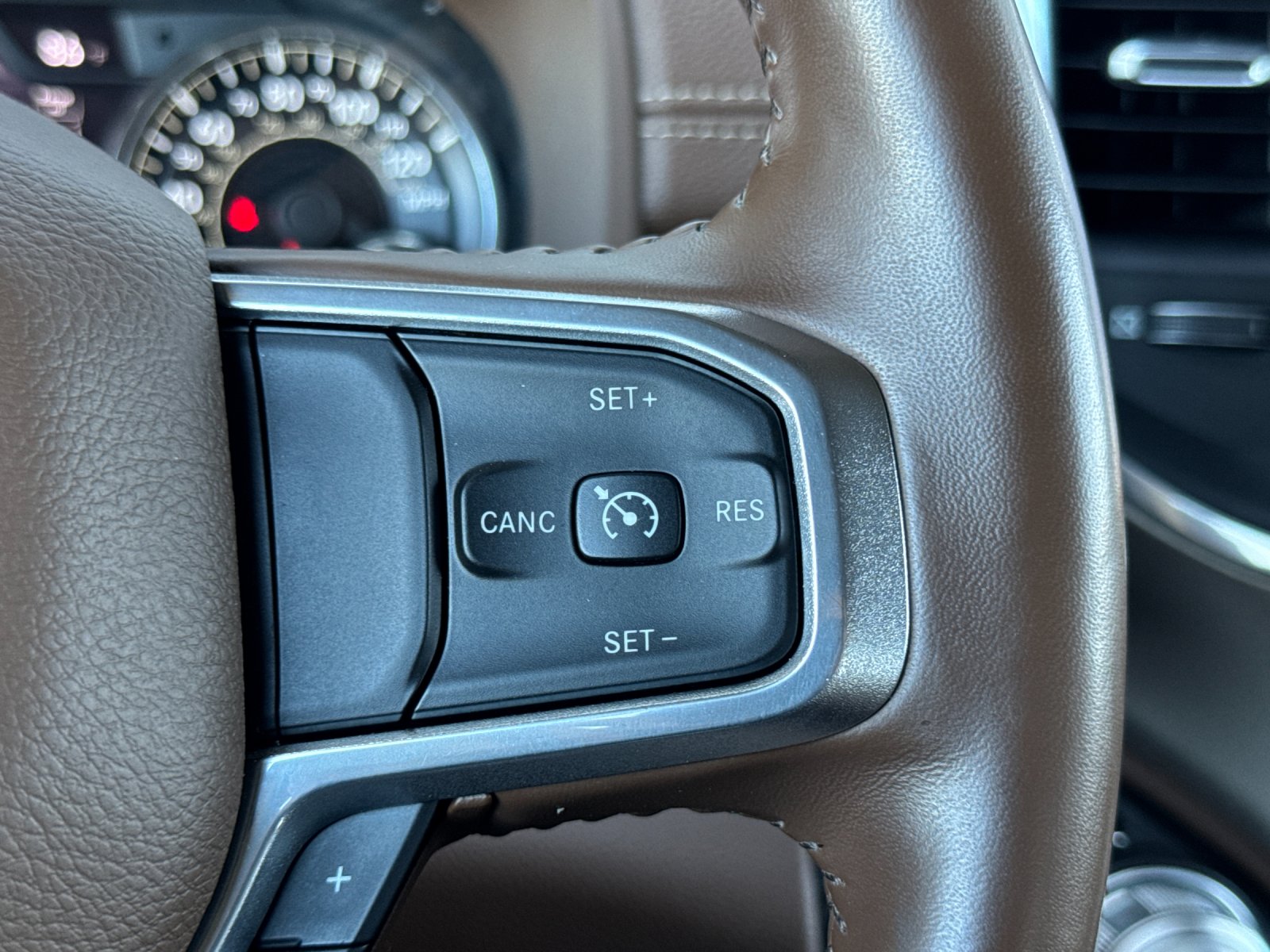 Used 2021 Bright White Clearcoat Ram Laramie 4D Crew Cab image 27