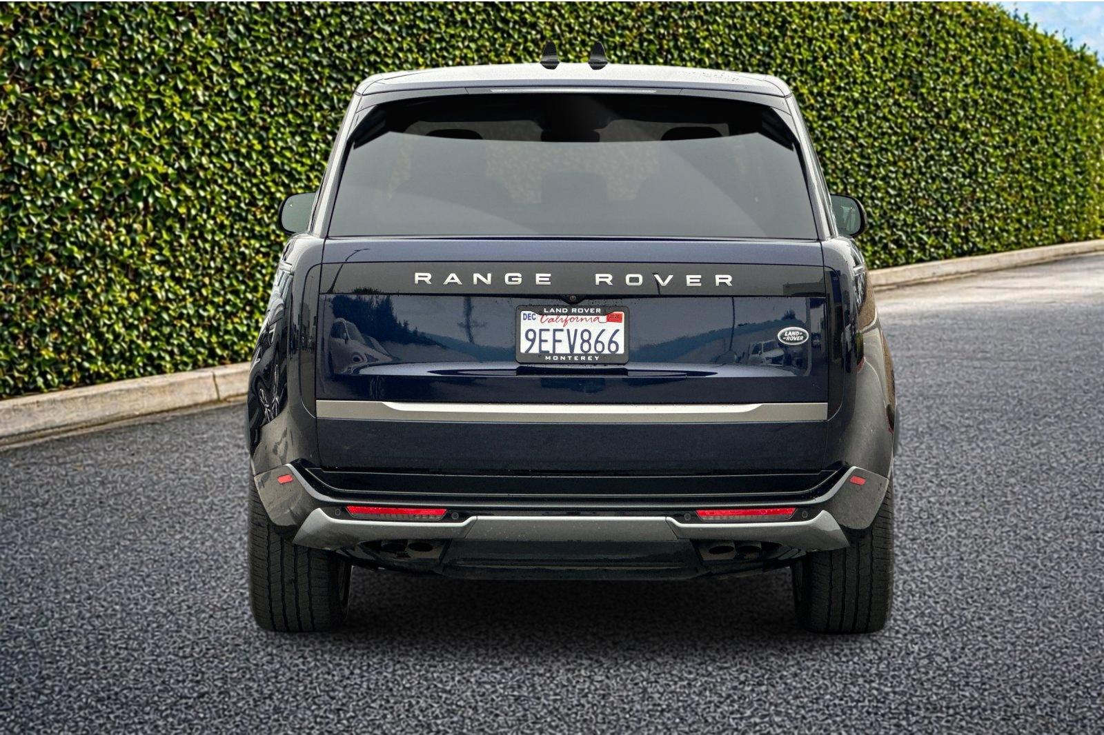 Used 2023 Blue Land Rover SE image 5