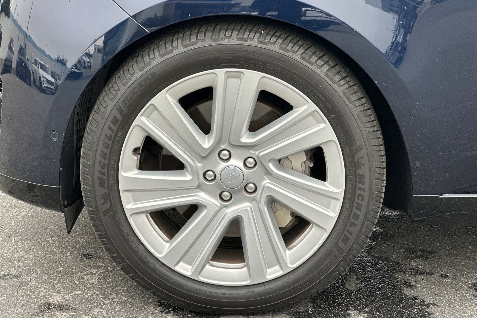 Used 2023 Blue Land Rover SE image 35