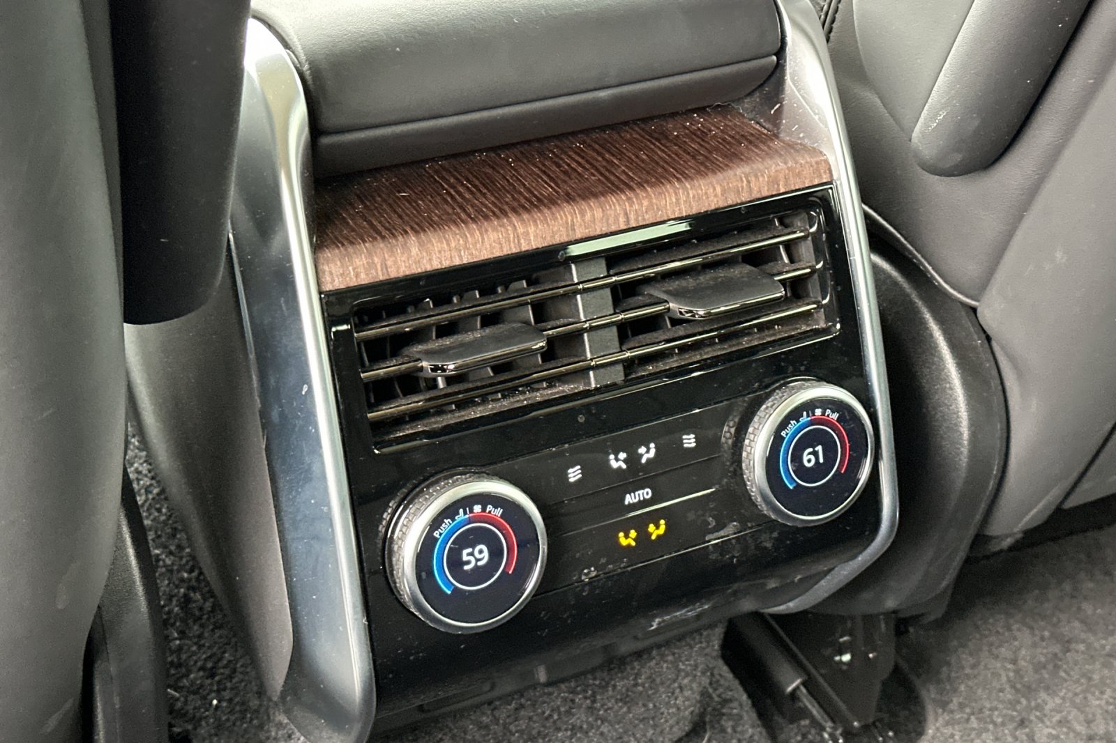 Used 2023 Blue Land Rover SE image 15