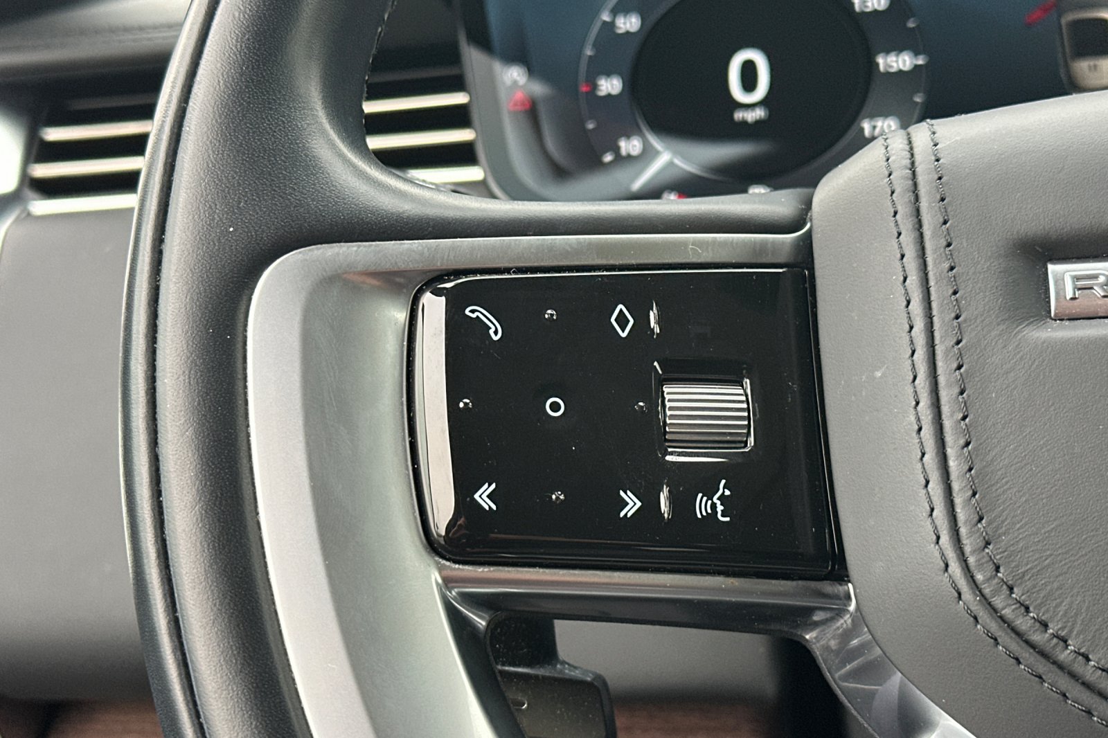 Used 2023 Blue Land Rover SE image 30