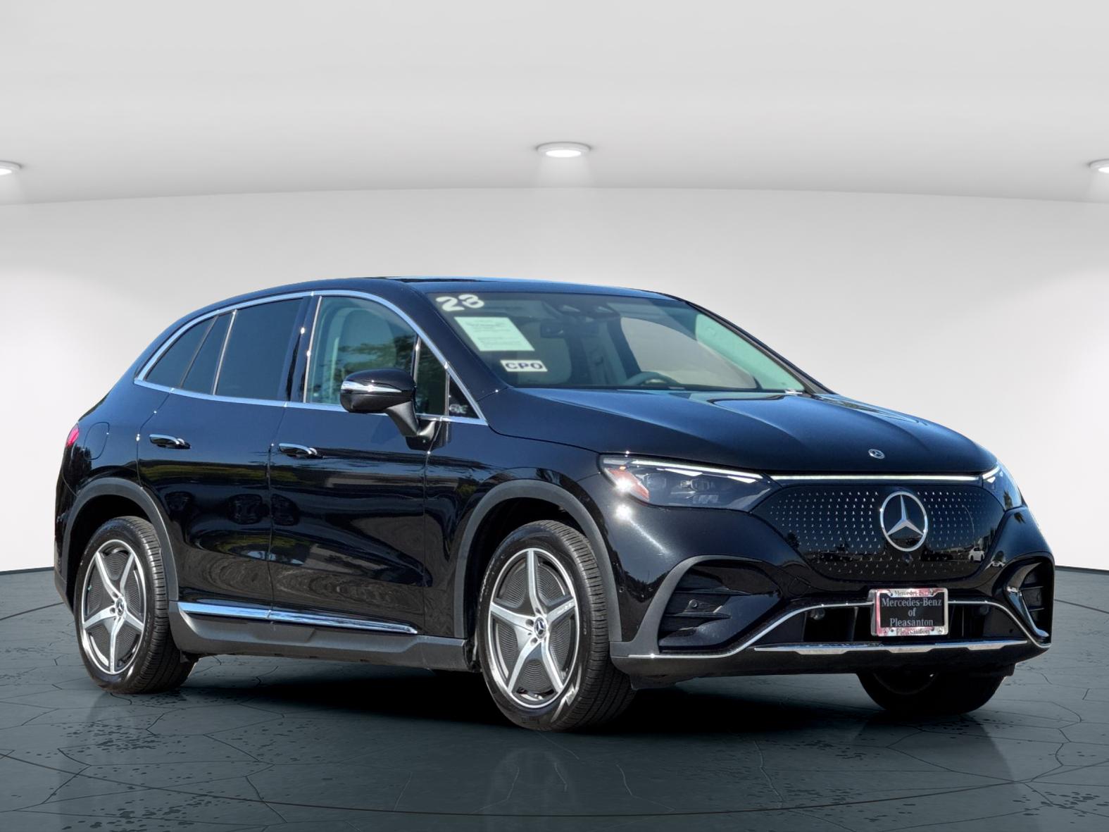 Certified Used 2023 Obsidian Black Metallic Mercedes-Benz 500 SUV 4D Sport Utility 4MATIC® image 9