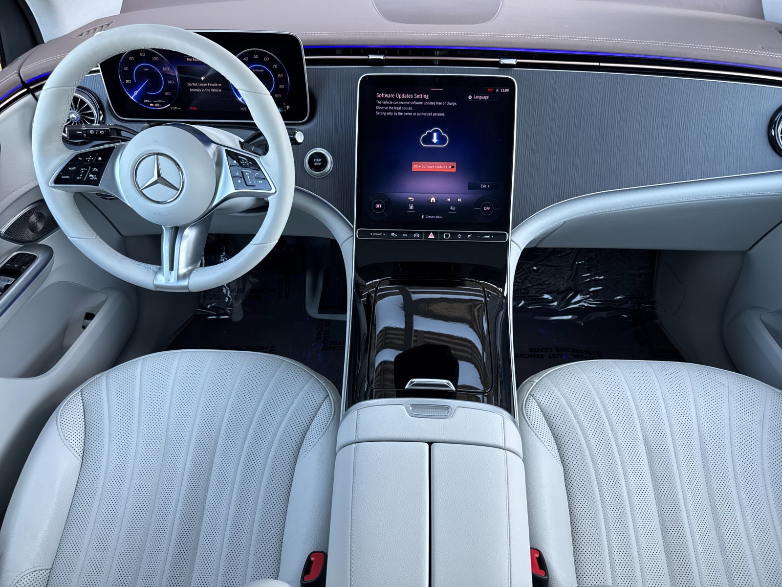 Certified Used 2023 Obsidian Black Metallic Mercedes-Benz 500 SUV 4D Sport Utility 4MATIC® image 17