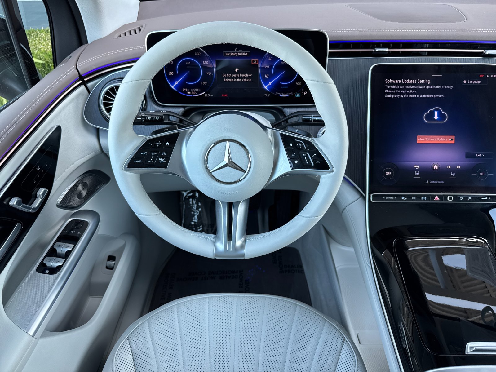 Certified Used 2023 Obsidian Black Metallic Mercedes-Benz 500 SUV 4D Sport Utility 4MATIC® image 18