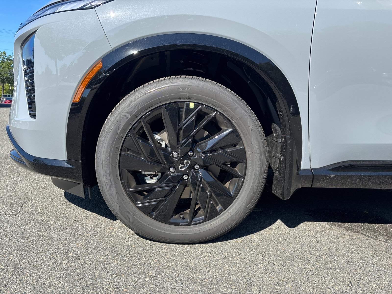 New 2027 HARBOR GRAY INFINITI Sport AWD image 10