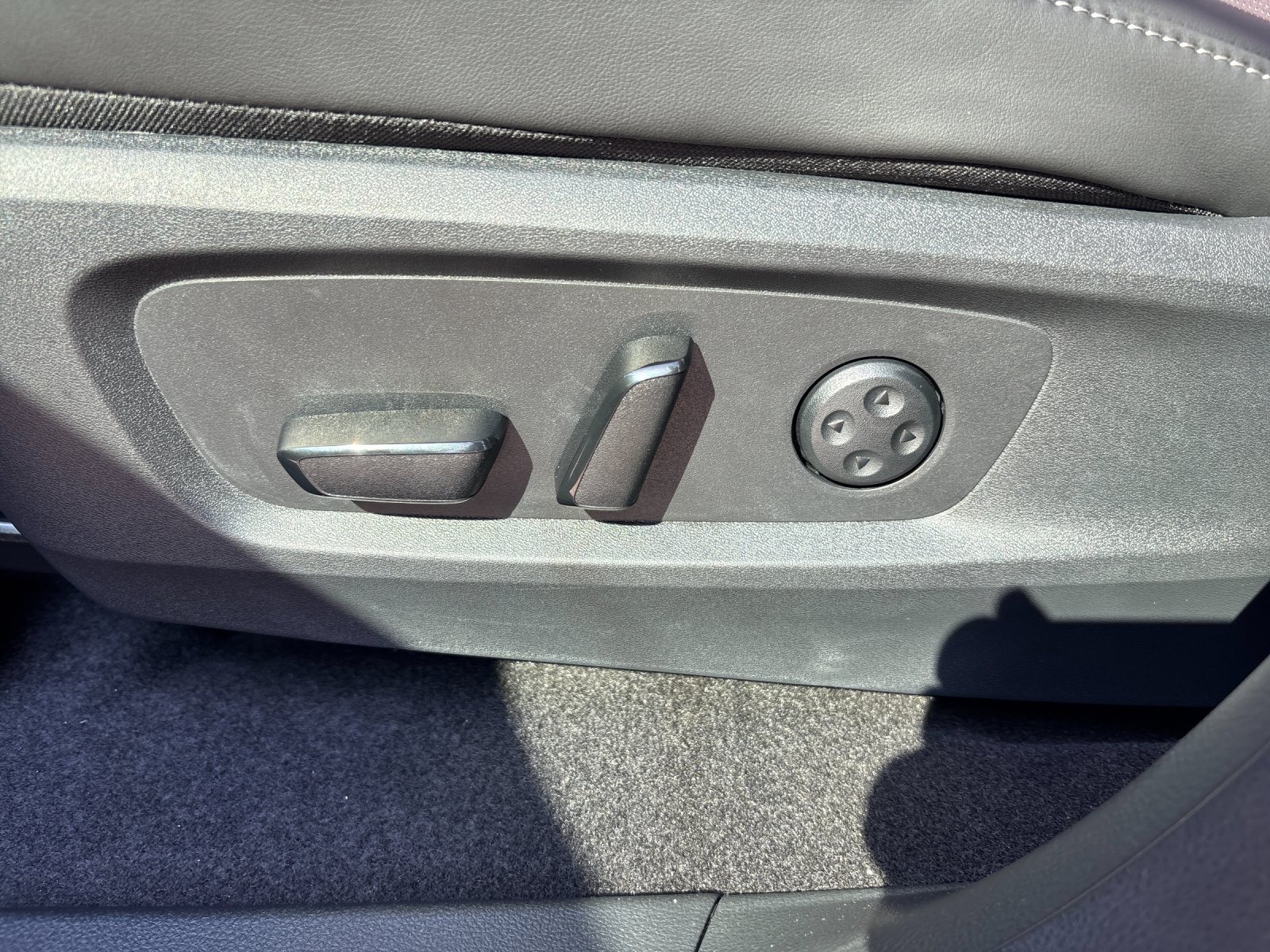 New 2027 HARBOR GRAY INFINITI Sport AWD image 16
