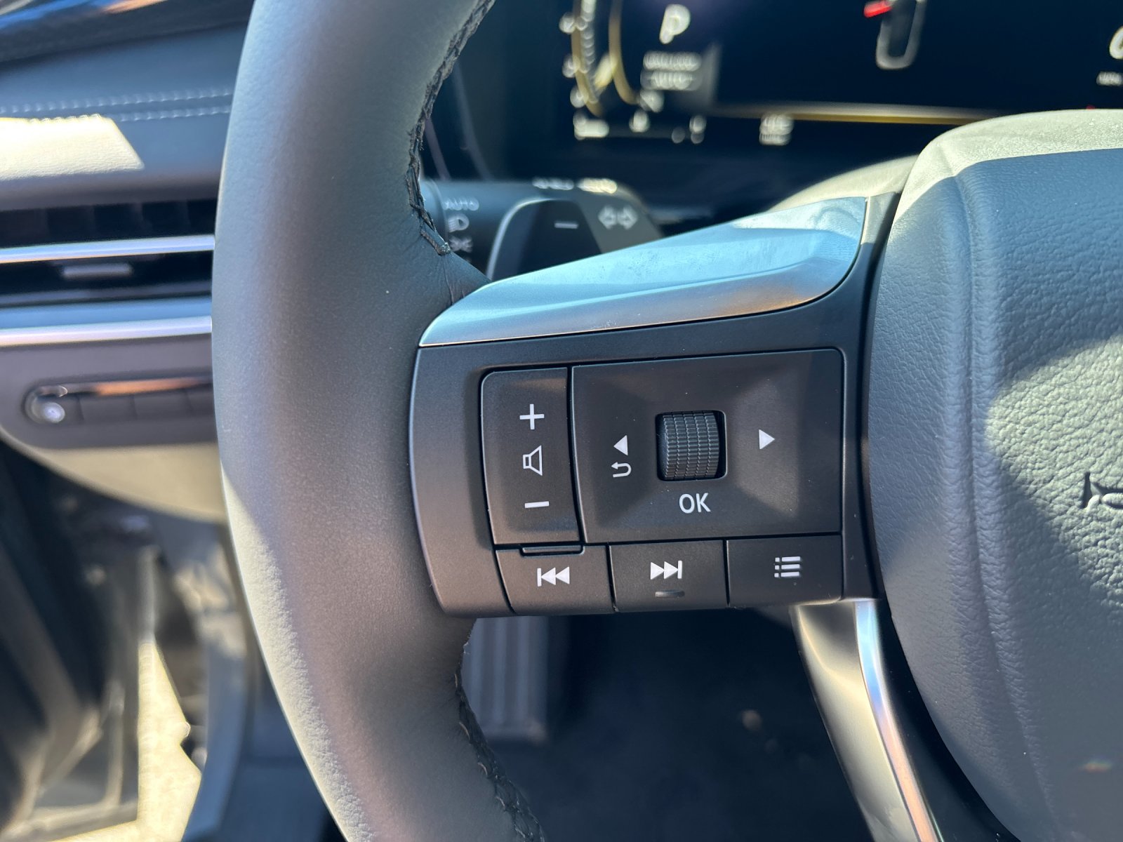 New 2027 HARBOR GRAY INFINITI Sport AWD image 19