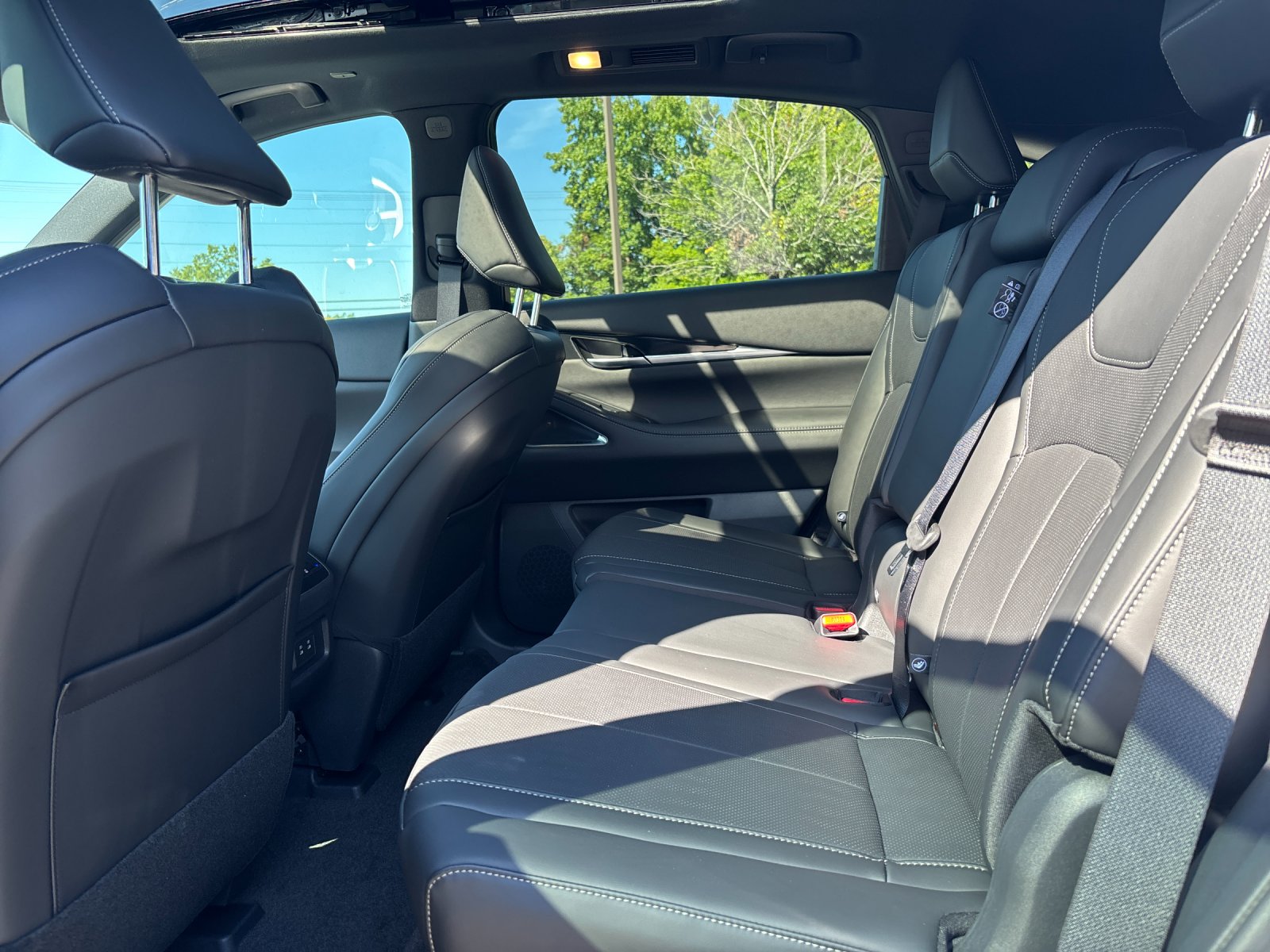 New 2027 HARBOR GRAY INFINITI Sport AWD image 33