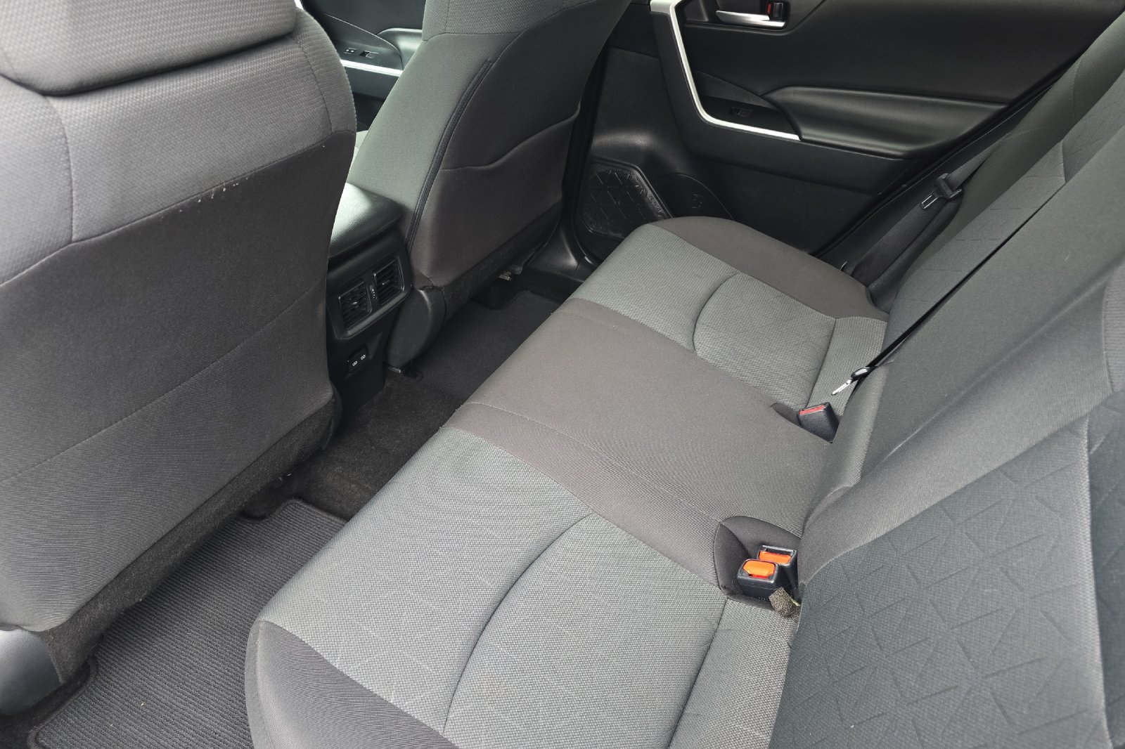Used 2025 White Toyota XLE image 12