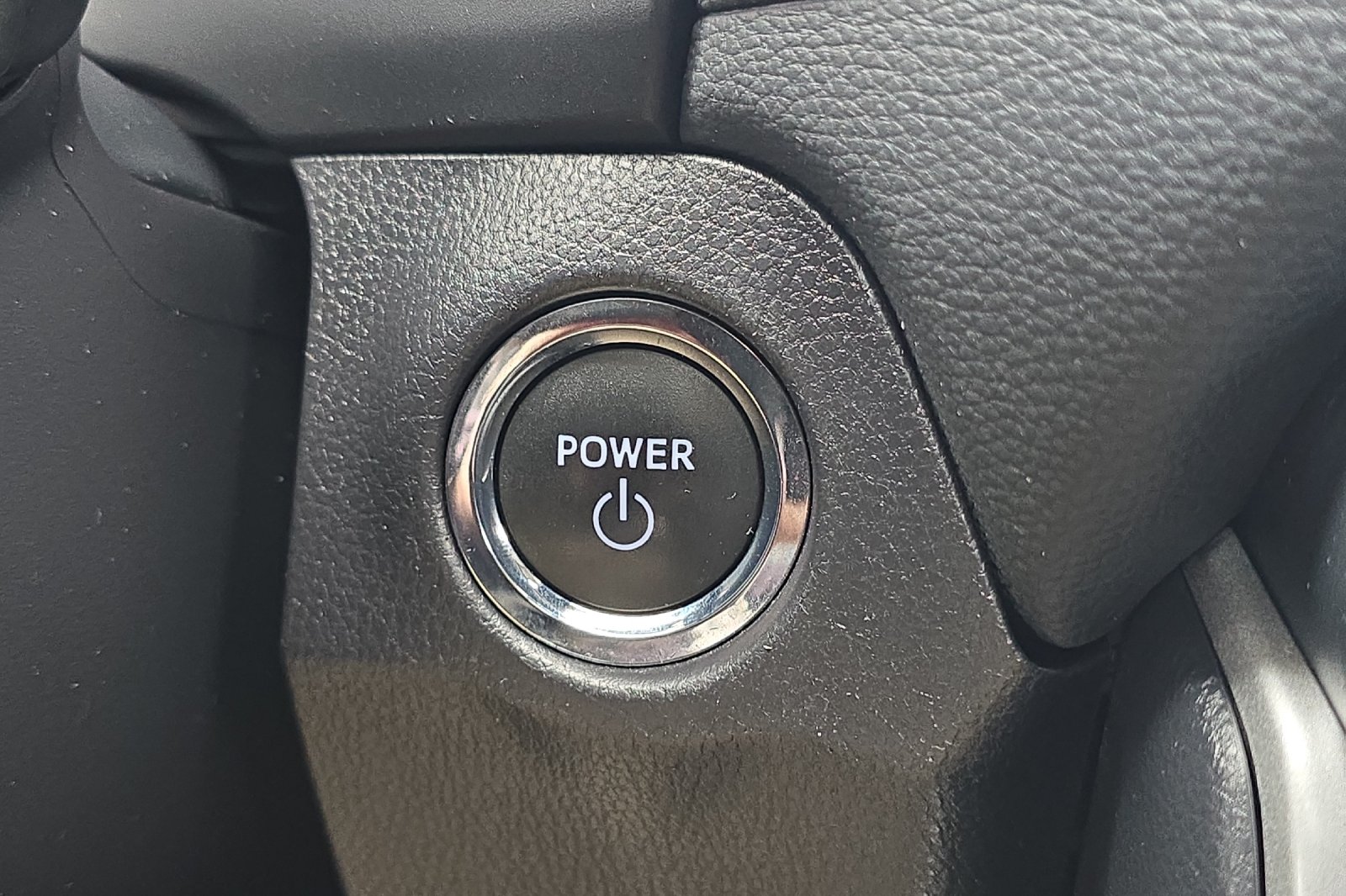 Used 2025 White Toyota XLE image 22