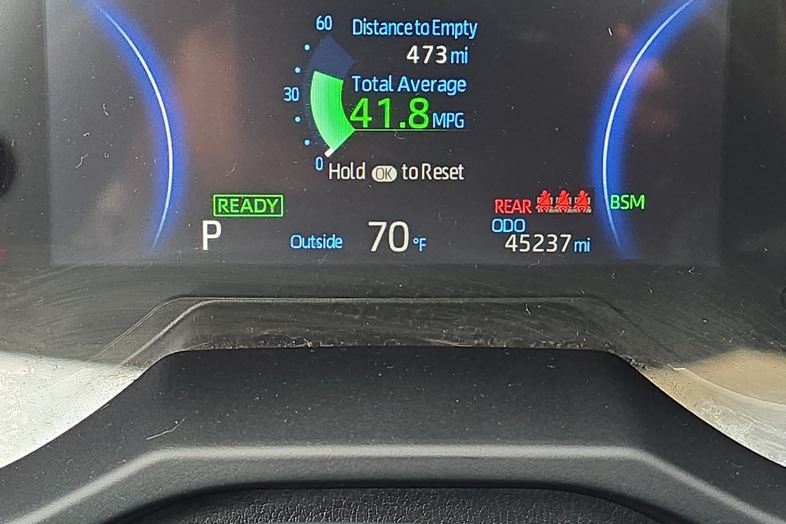 Used 2025 White Toyota XLE image 25