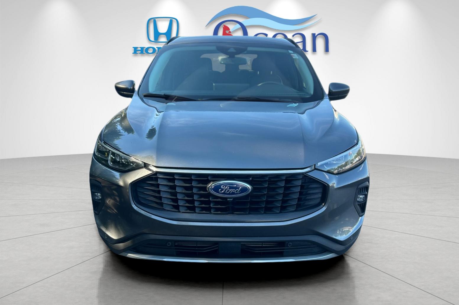 Used 2024 Carbonized Gray Metallic Ford Platinum image 8