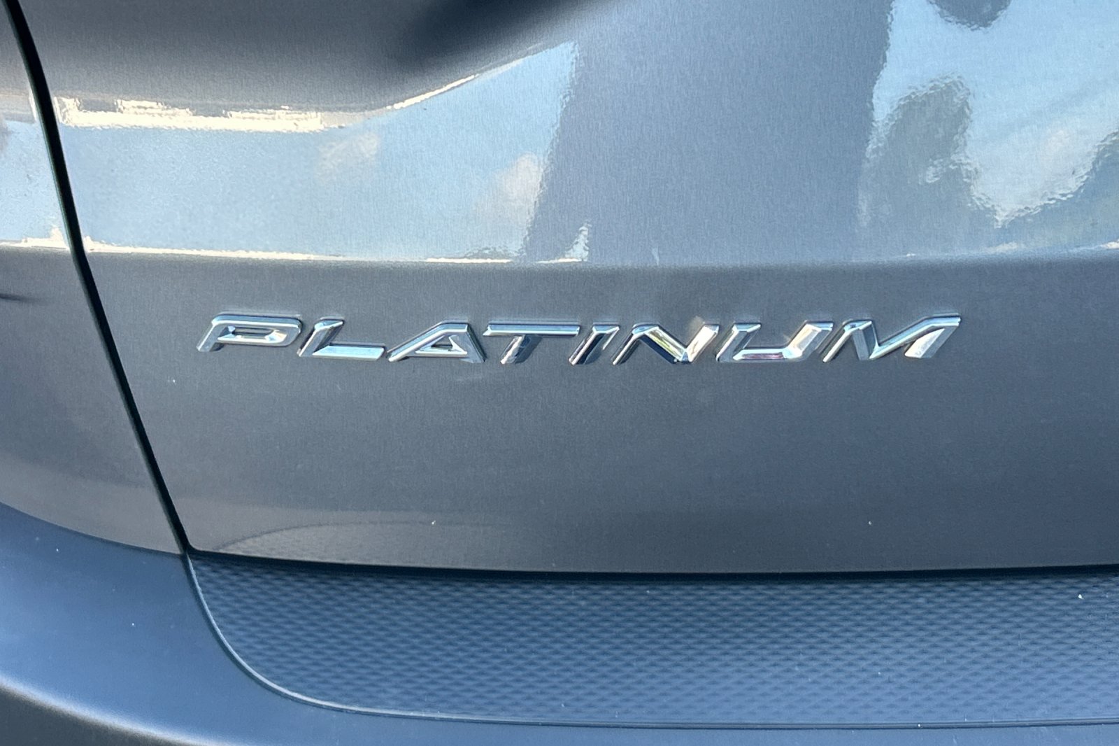 Used 2024 Carbonized Gray Metallic Ford Platinum image 27