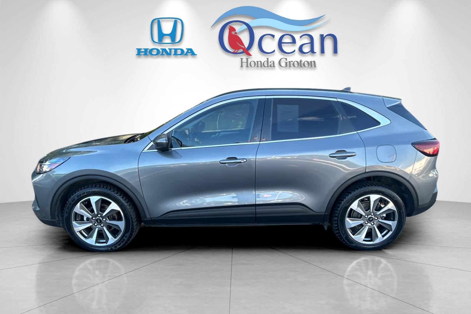 Used 2024 Carbonized Gray Metallic Ford Platinum image 6